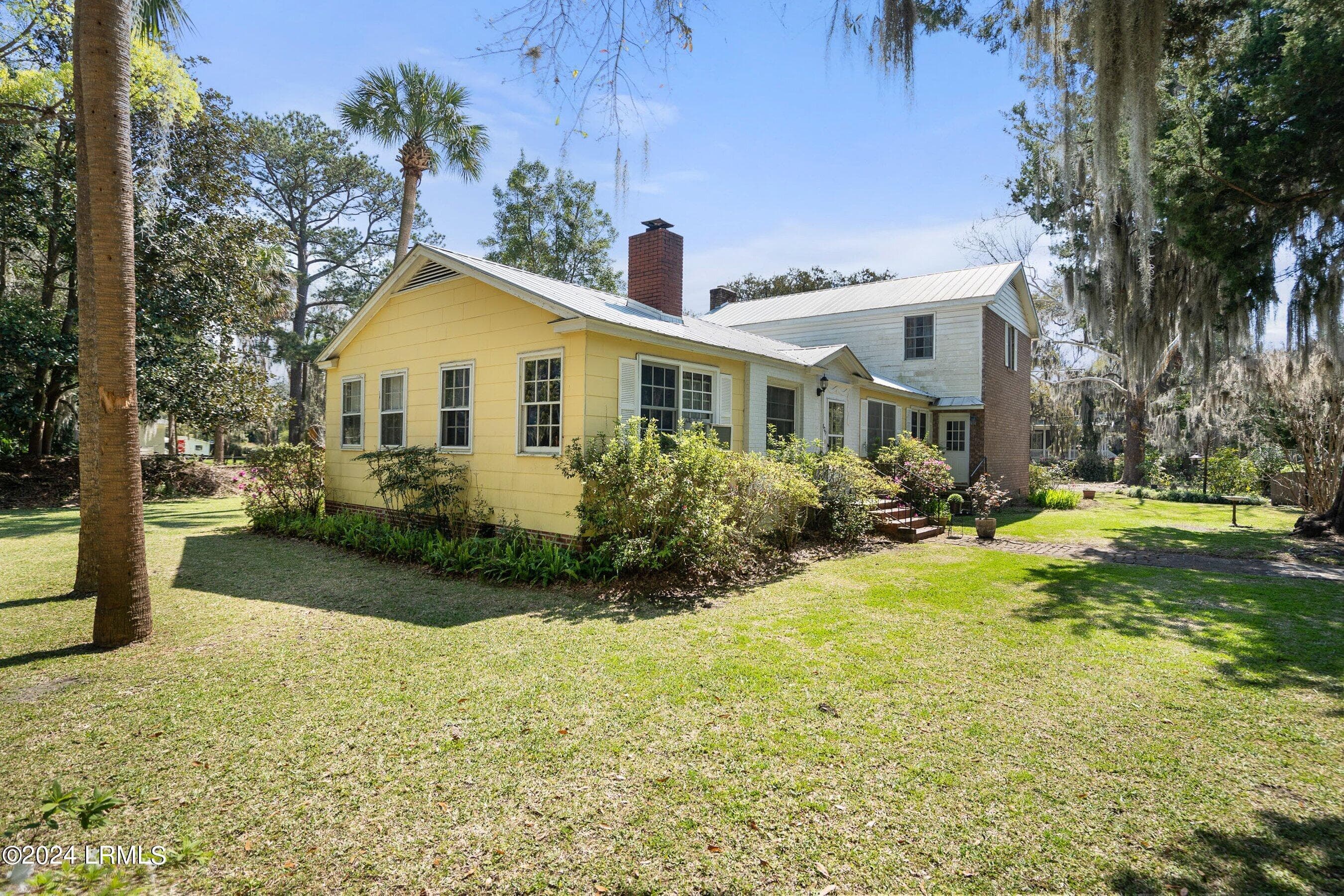 DSC02491-10.jpg-SMALL - 809 Hamilton Street, Beaufort, SC 29902