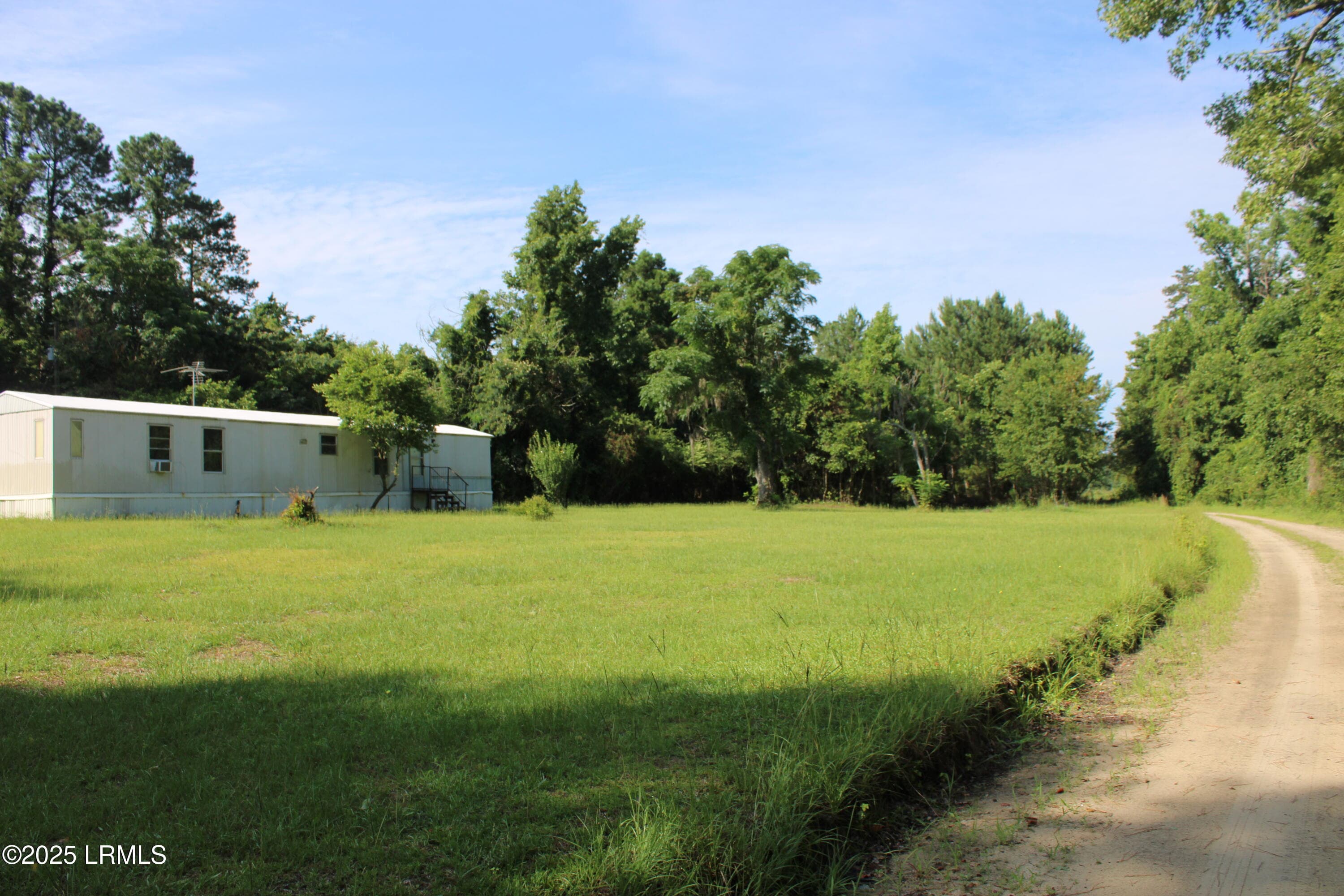 813 Dr Young Road, Hampton, SC 29924
