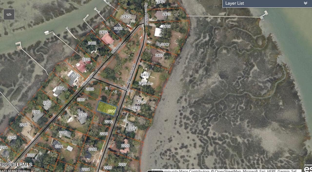 2214 Pigeon Point Road, Beaufort, SC 29902