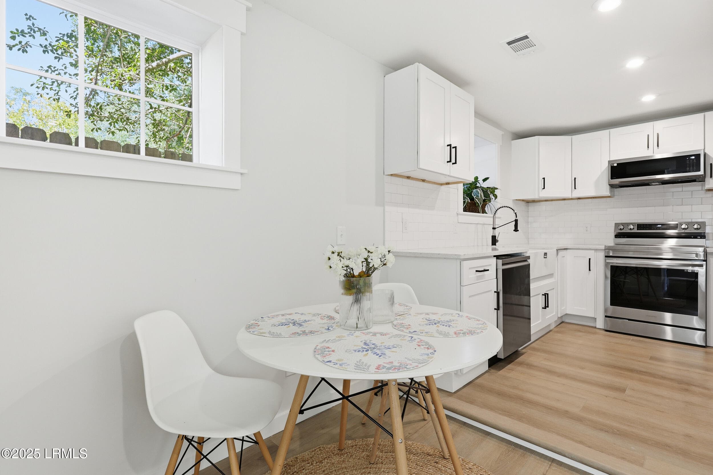 dining area - 617 N Jasper Street, Ridgeland, SC 29936