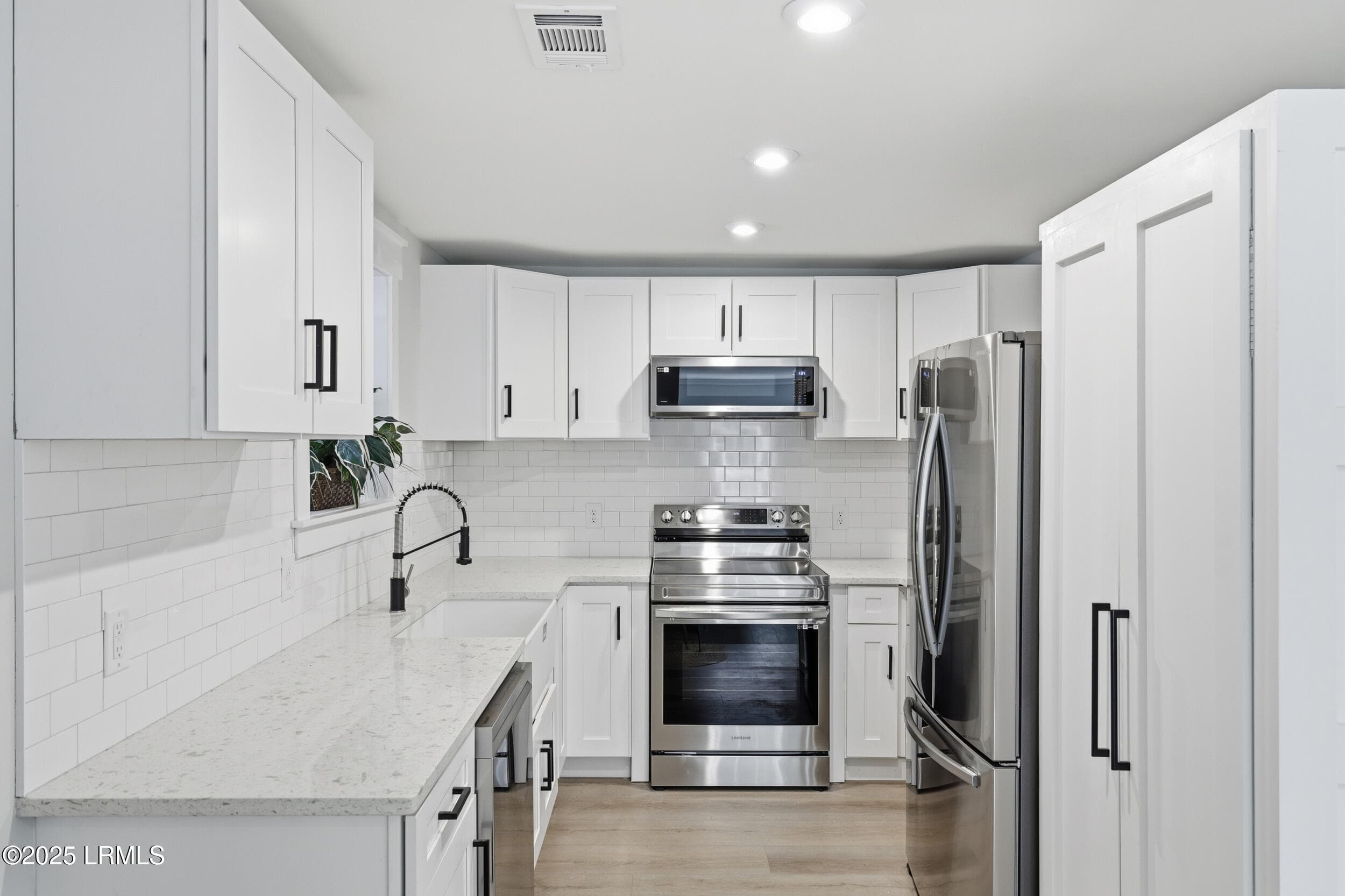 updated kitchen - 617 N Jasper Street, Ridgeland, SC 29936