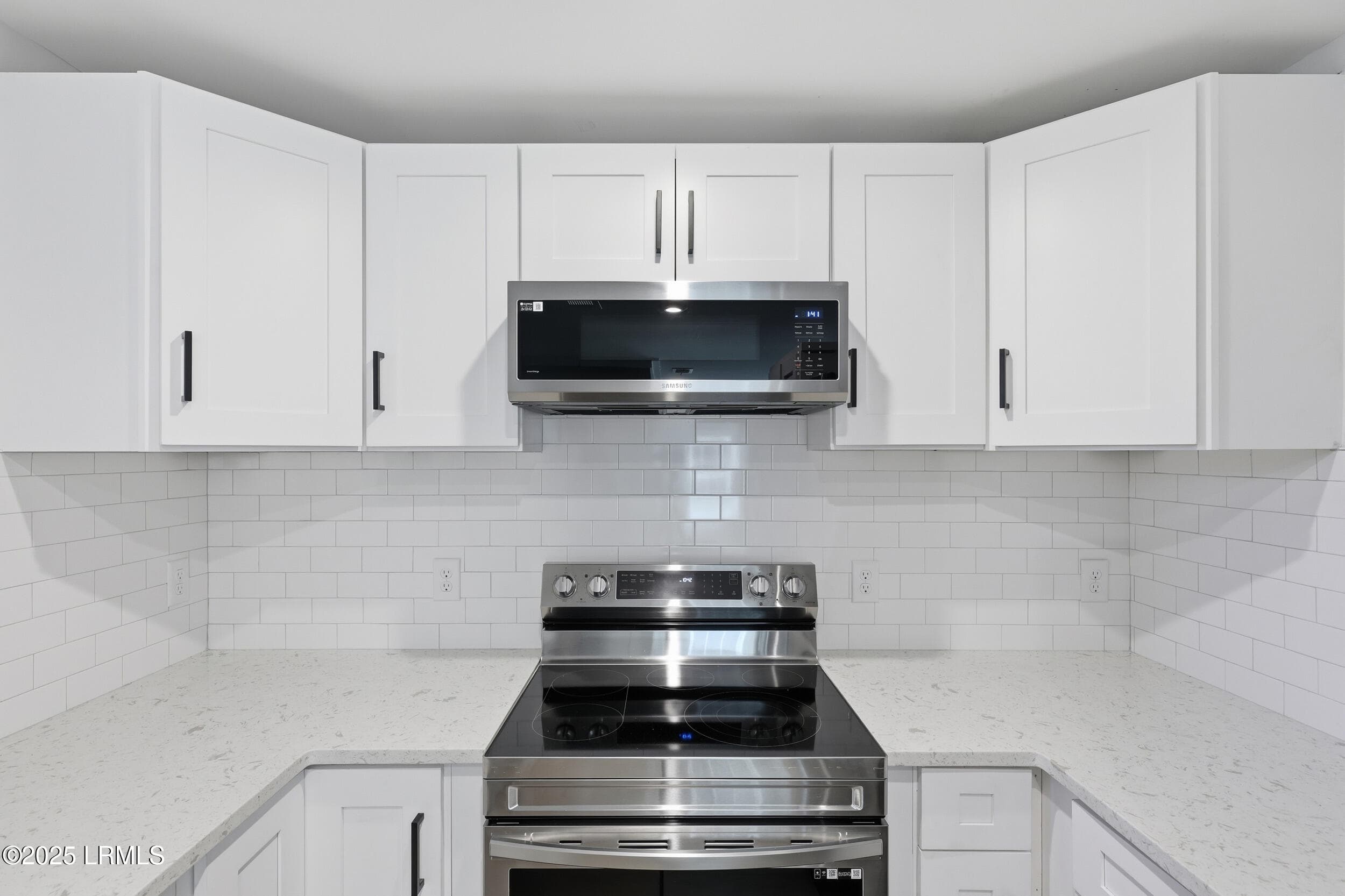 new stainless steel appliances - 617 N Jasper Street, Ridgeland, SC 29936