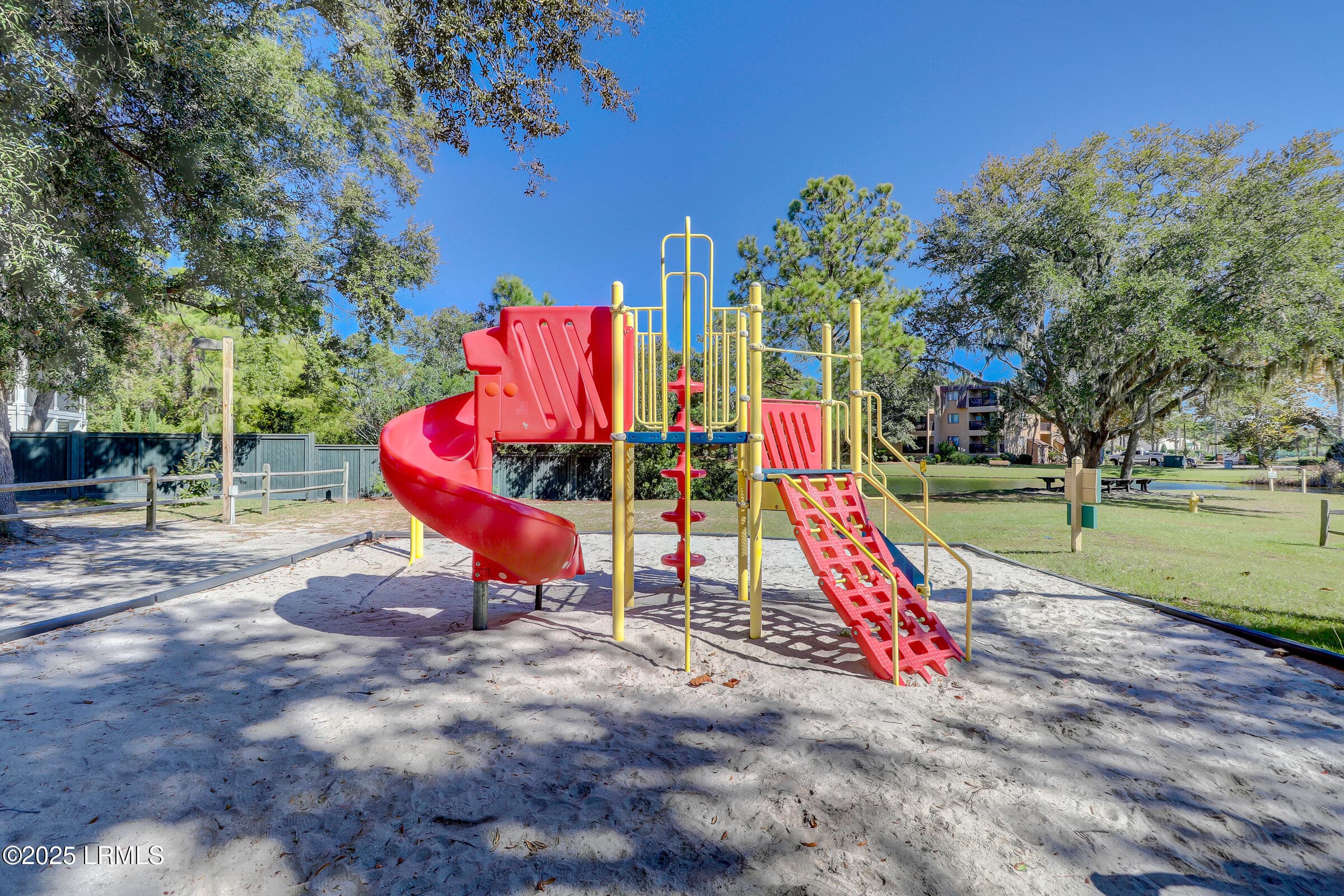 HHBT RESORT PLAYGROUND - 40 Folly Field Road 246c, Hilton Head Island, SC 29928