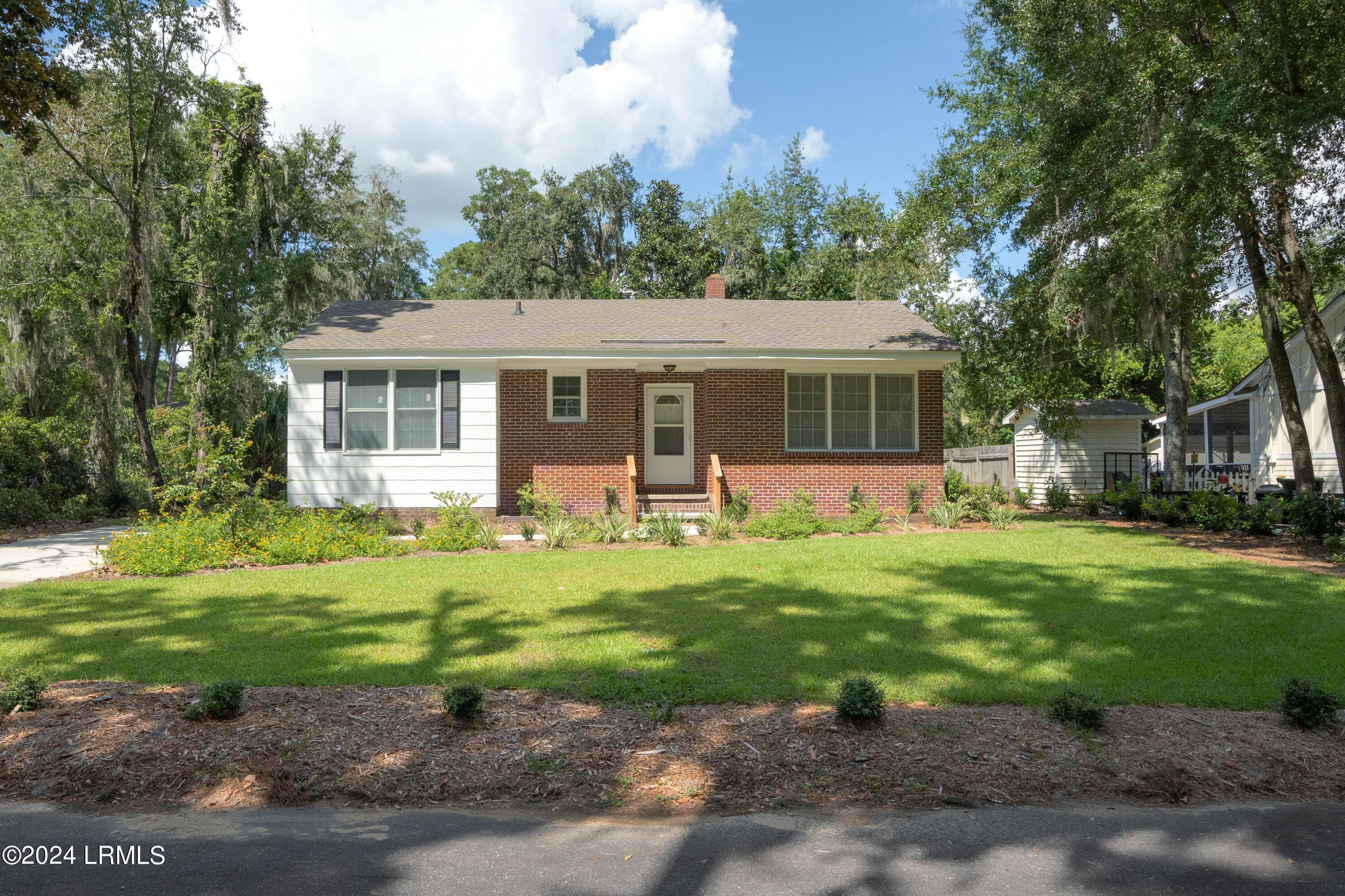 2002 Roper-3 - 2002 Roper Street, Beaufort, SC 29902