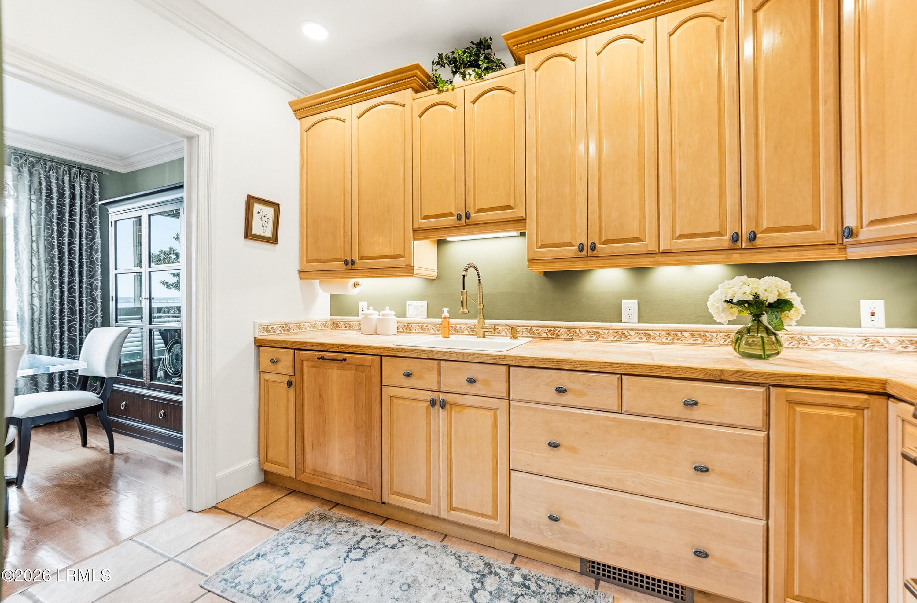 Kitchen - 895 Ribaut Road 9, Beaufort, SC 29902
