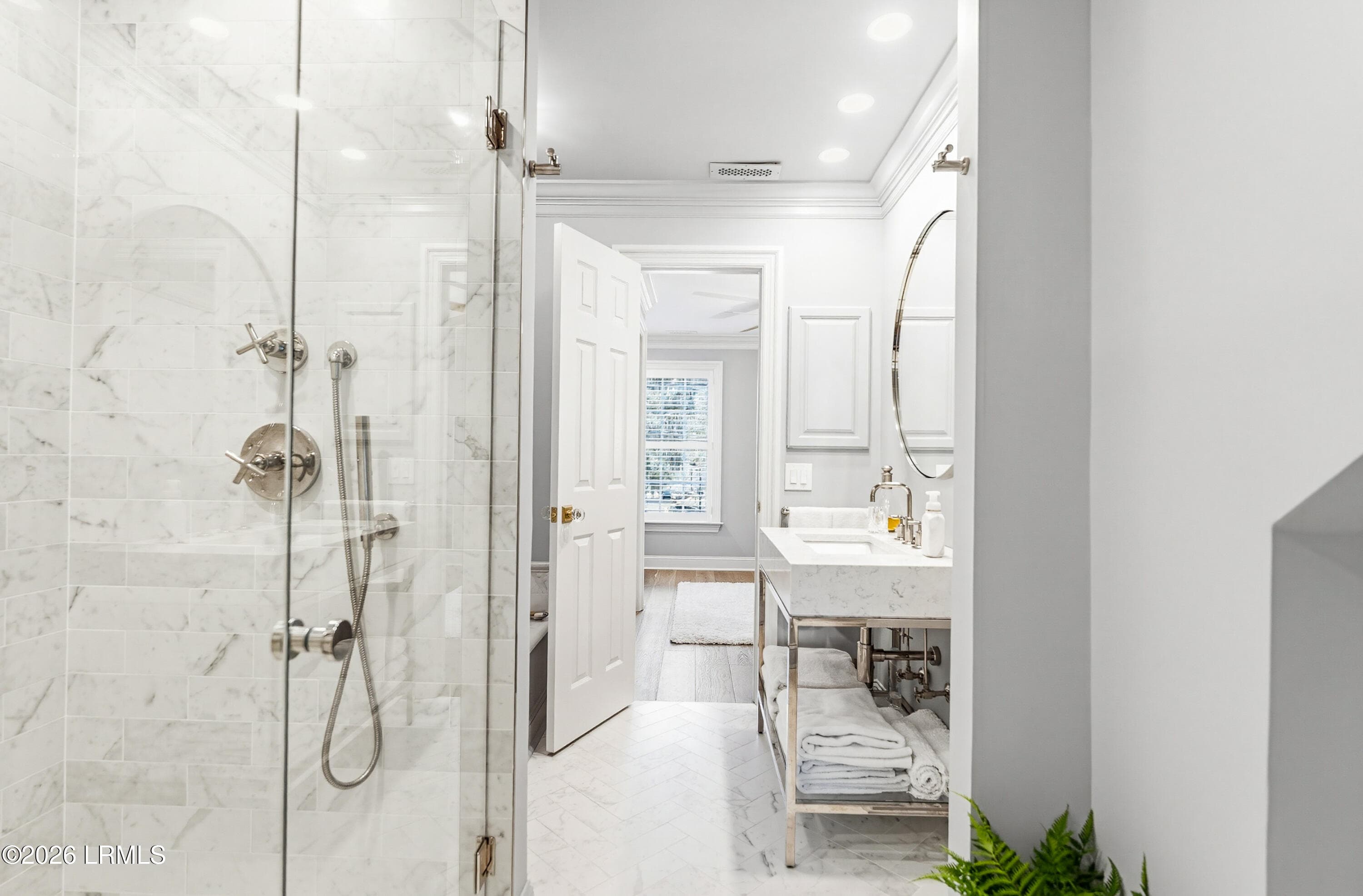 Designer-inspo Master Bath - 895 Ribaut Road 9, Beaufort, SC 29902