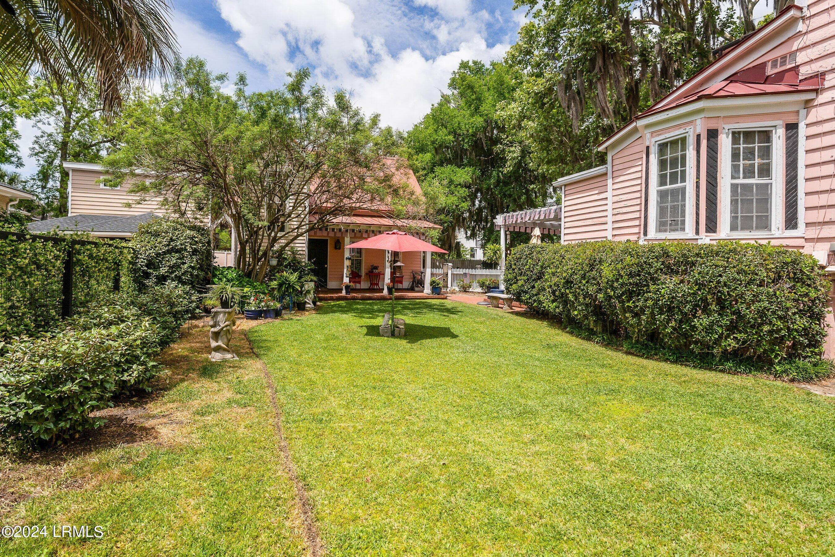 New St Side yard - 414 New Street, Beaufort, SC 29902