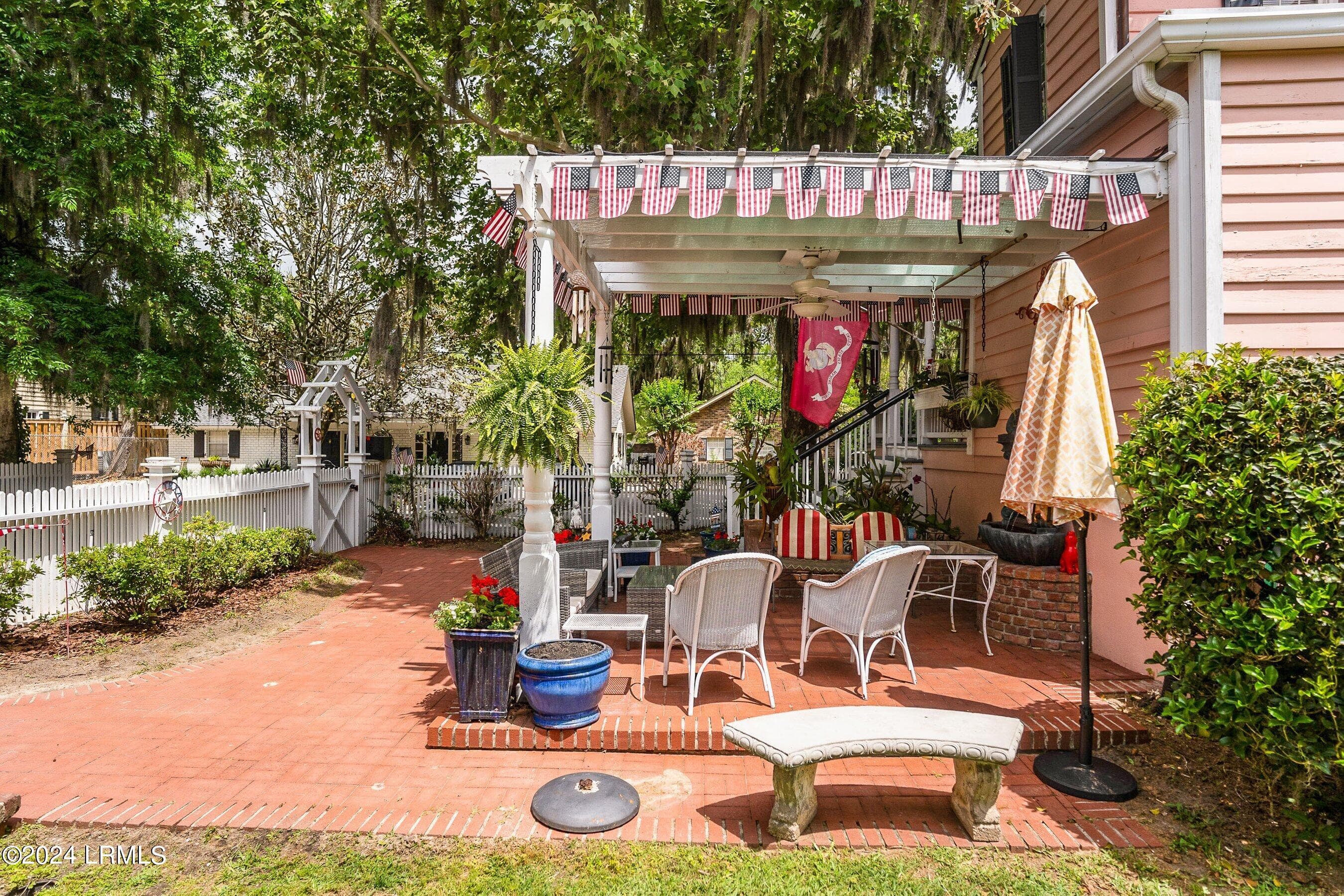 Patio-Gazebo2 - 414 New Street, Beaufort, SC 29902