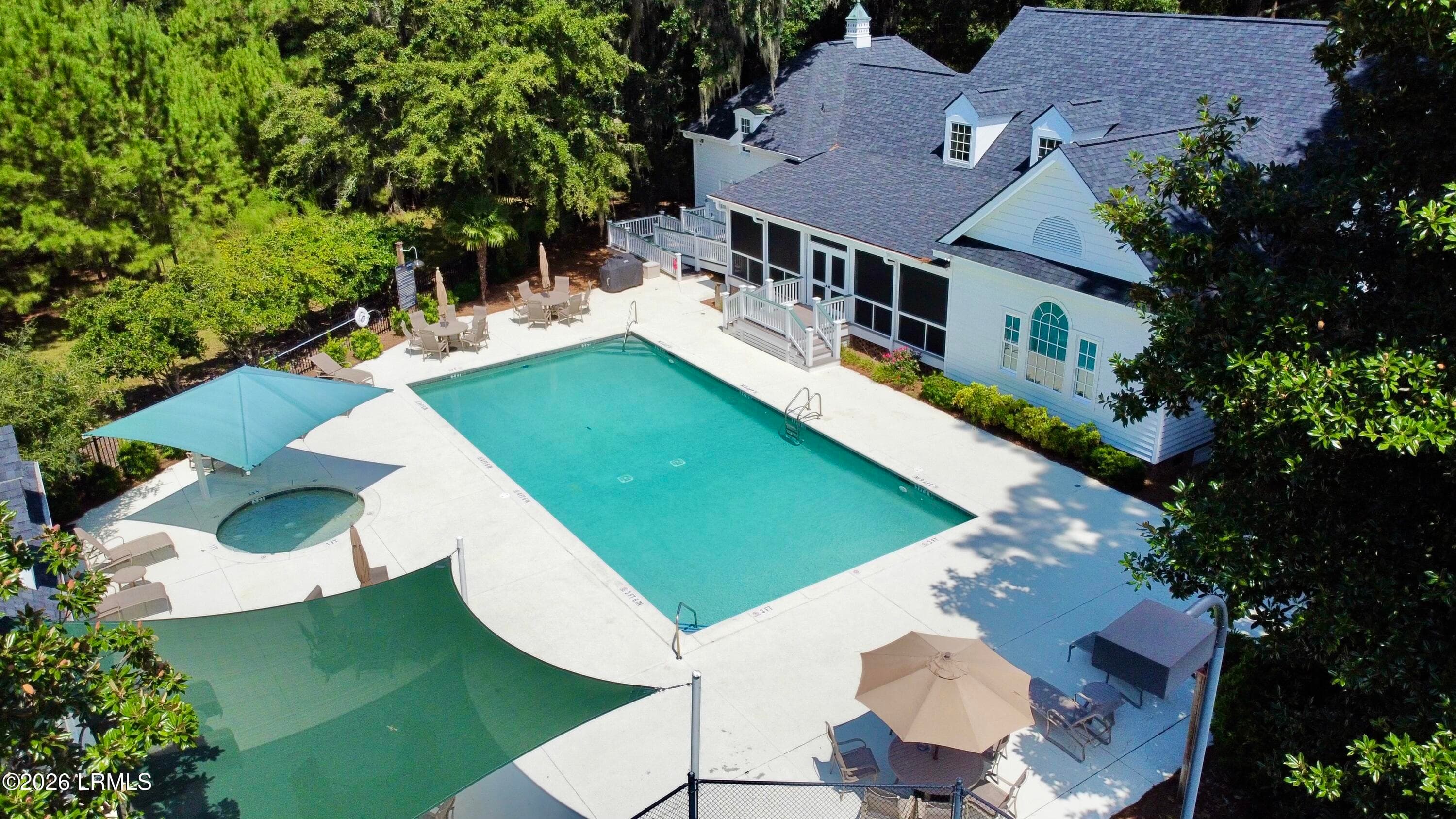 Pool and clubhouse - 417 Battery Chase, Beaufort, SC 29902