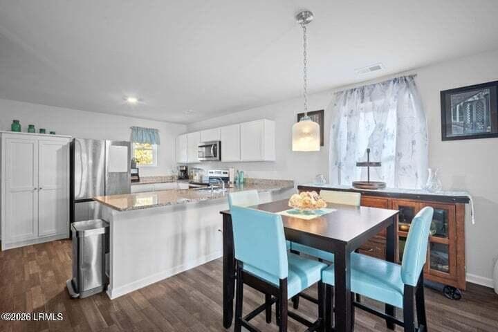 5 PB Dining Kitchen - 5 Palmetto Breeze Circle, Beaufort, SC 29907