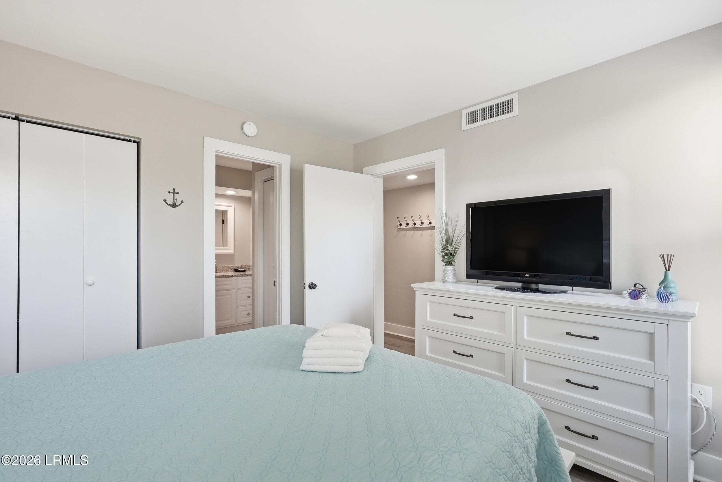16_jnt00894 - 34 S Forest Beach Drive C14, Hilton Head Island, SC 29928