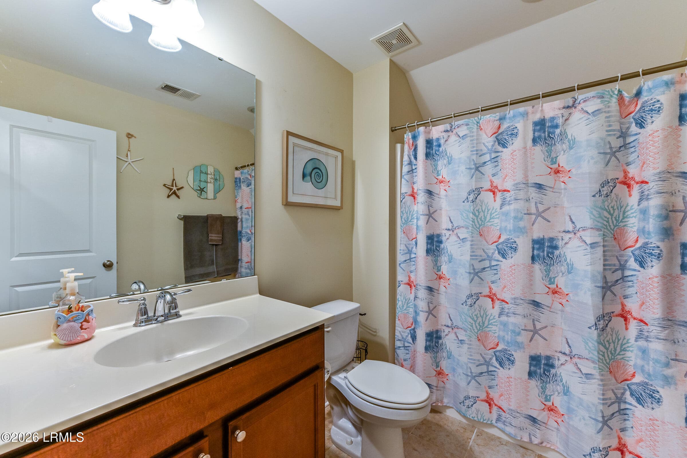 upstairs bath - 14 Chinaback Drive, Beaufort, SC 29907