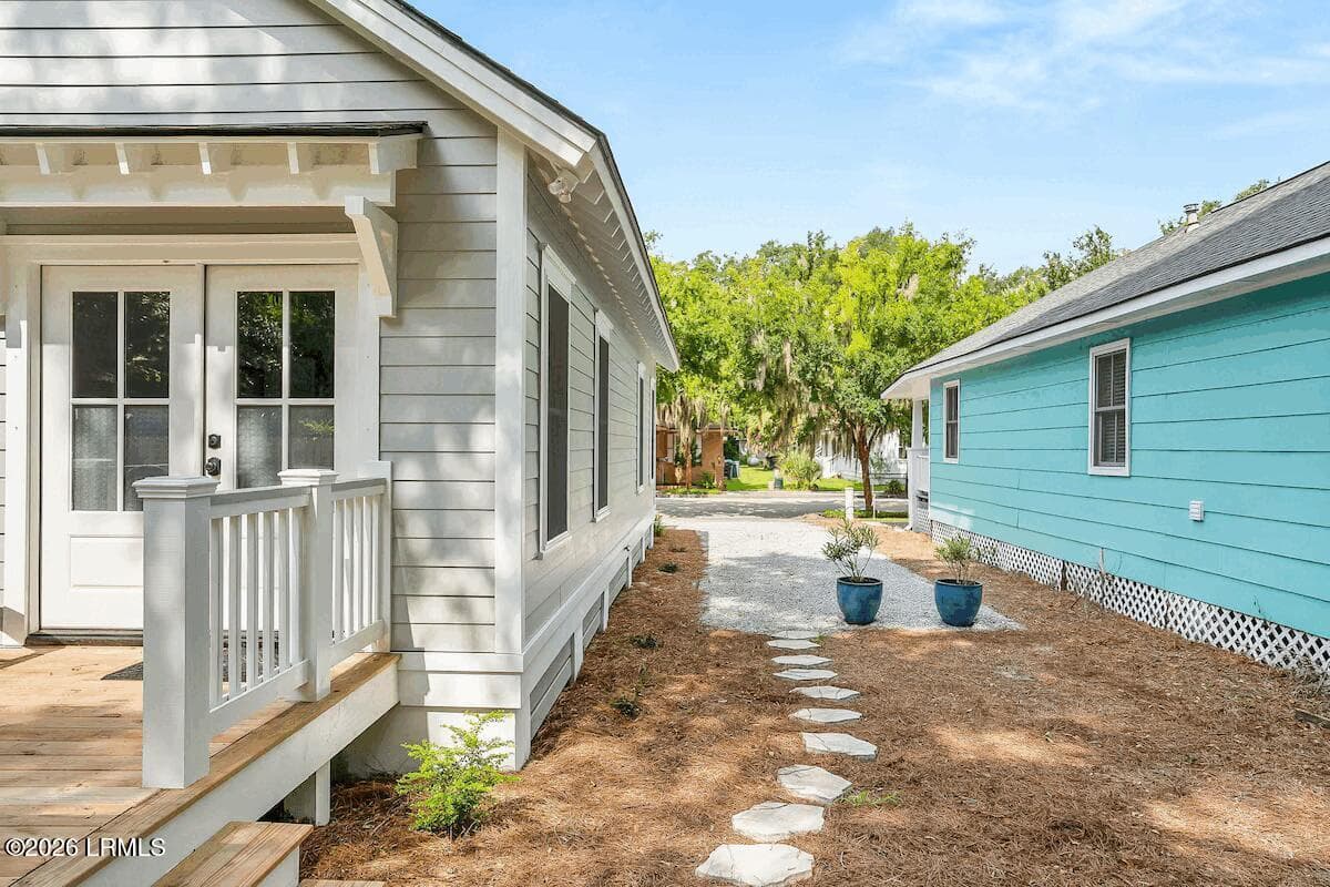 811 Bladen Driveway - 811 Bladen Street, Beaufort, SC 29902
