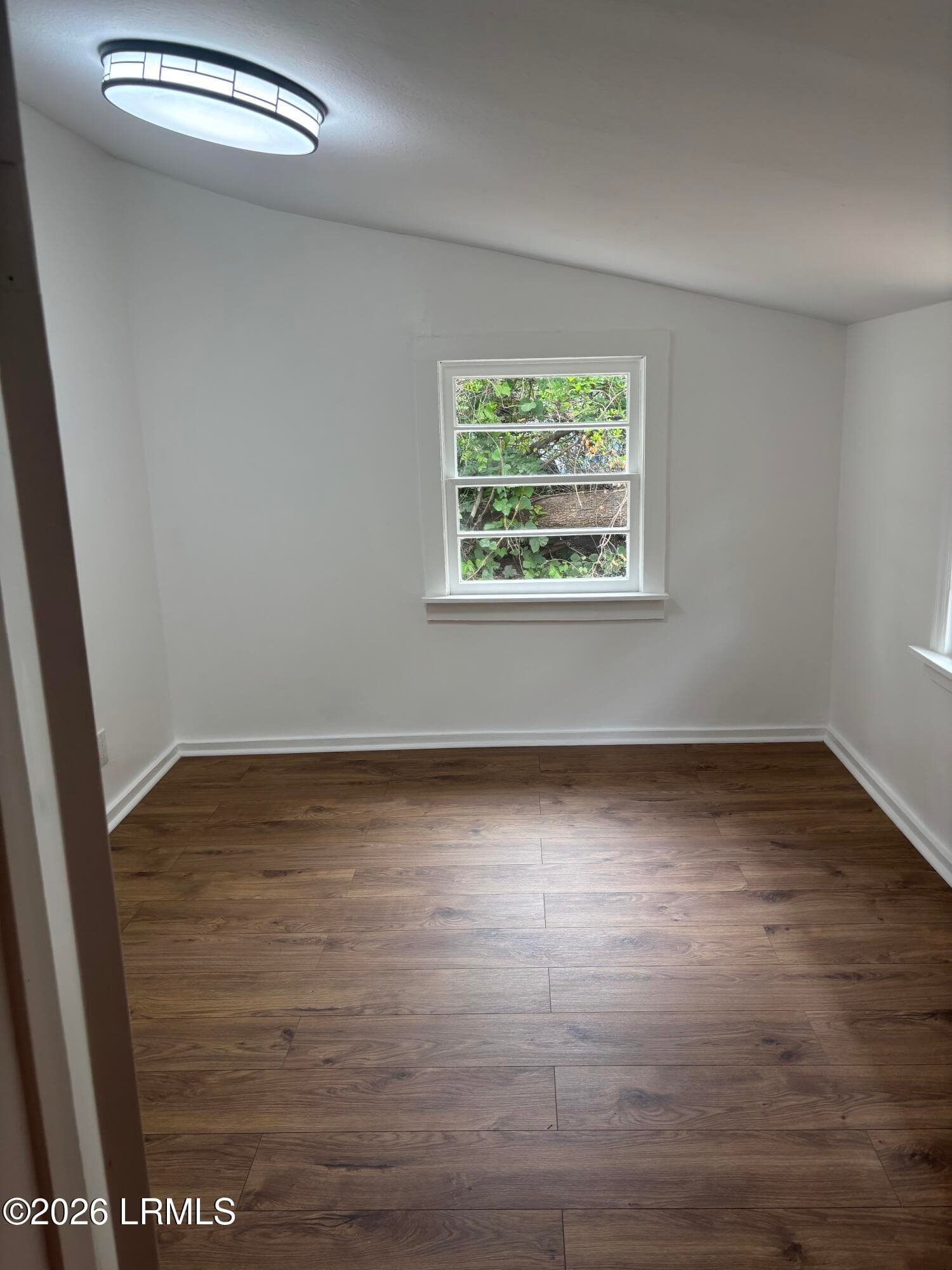 fleex room - 392 N Main Street, Brunson, SC 29911