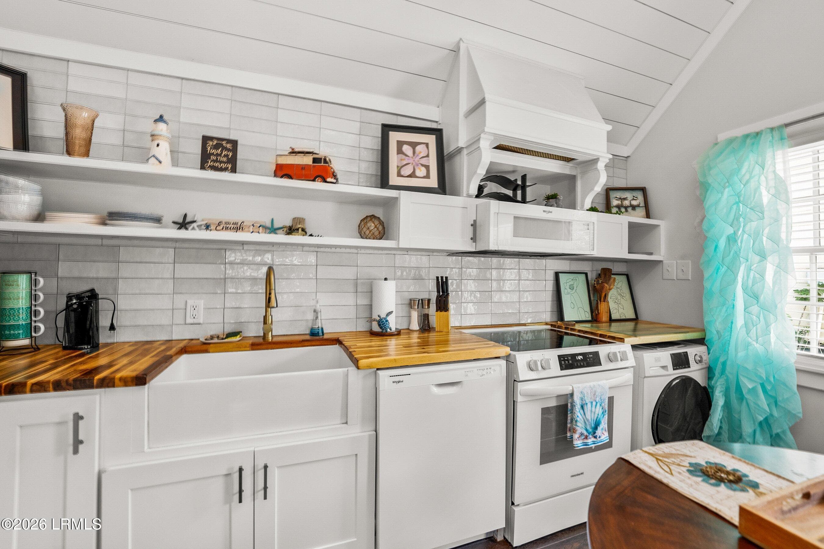DSC02918-290-1.jpg-SMALL - 510 Ribaut Road, Beaufort, SC 29902