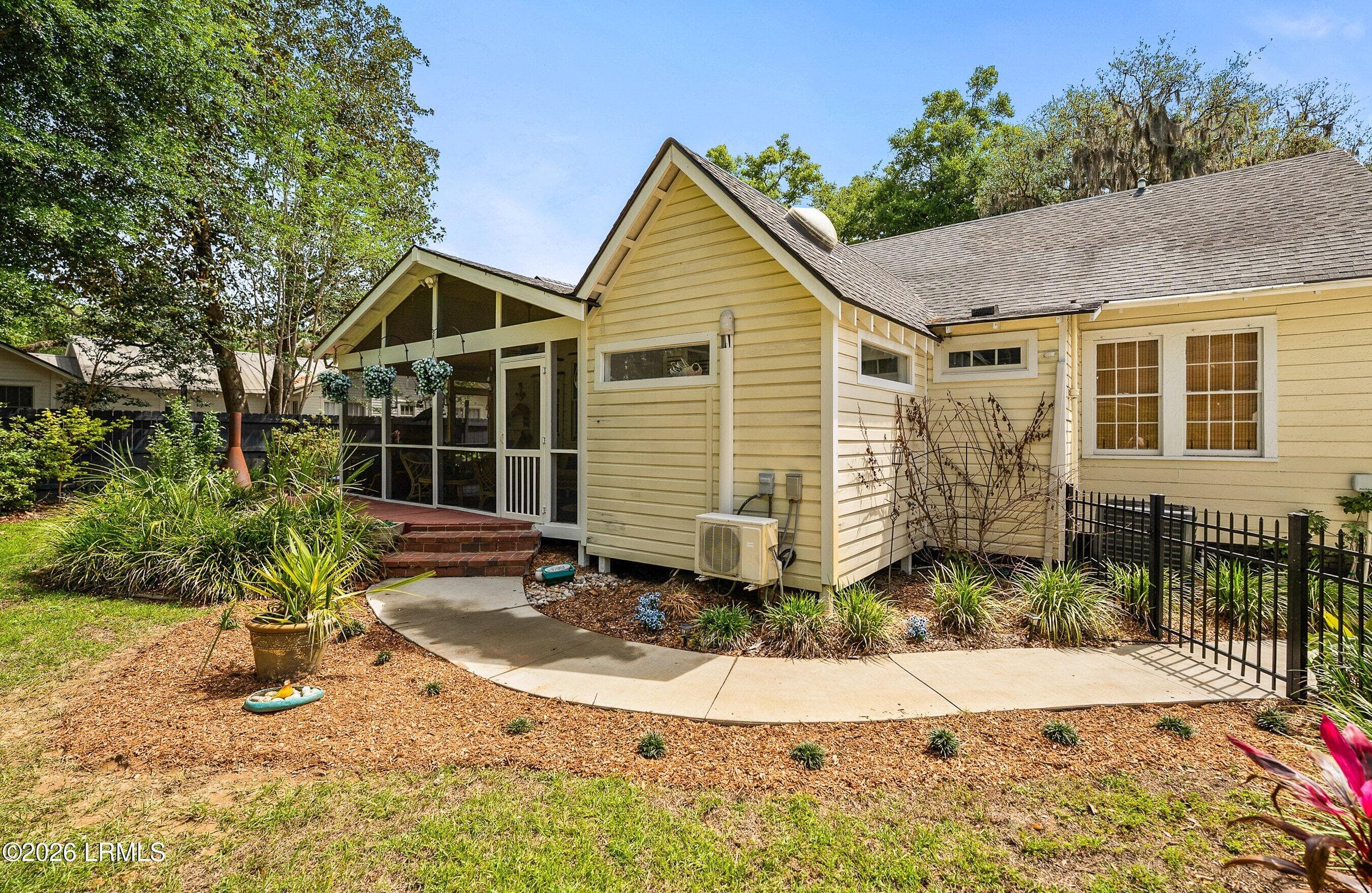 DSC02966-338-1.jpg-SMALL - 510 Ribaut Road, Beaufort, SC 29902