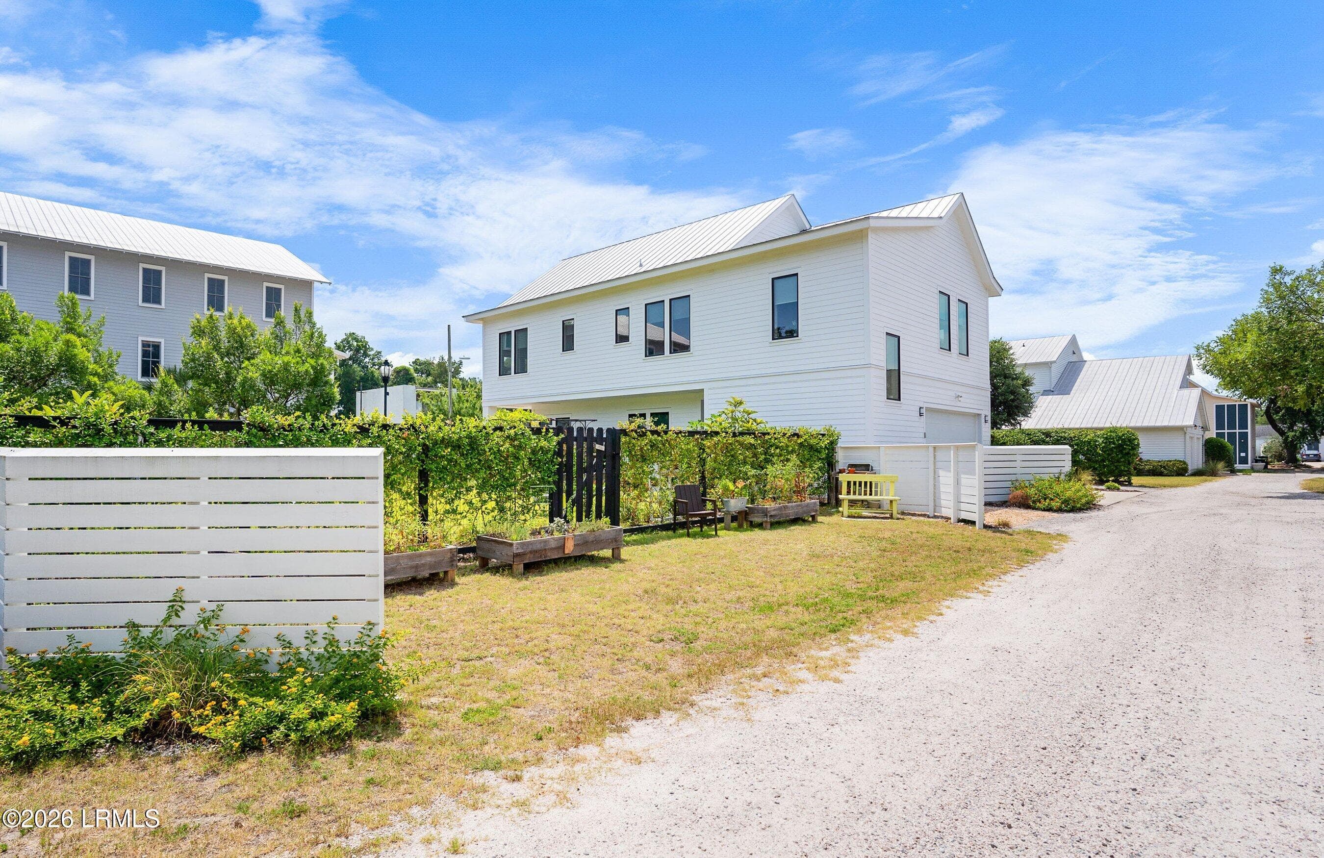 DSC05825-303-1.jpg-SMALL - 706 Bladen Street, Beaufort, SC 29902