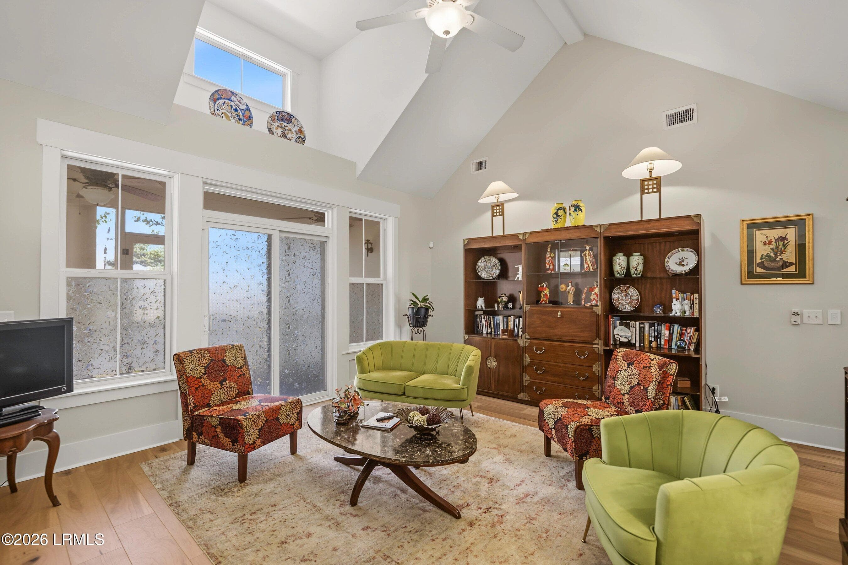 Livingroom with Vaulted Ceilings - 14 W National Boulevard, Beaufort, SC 29907