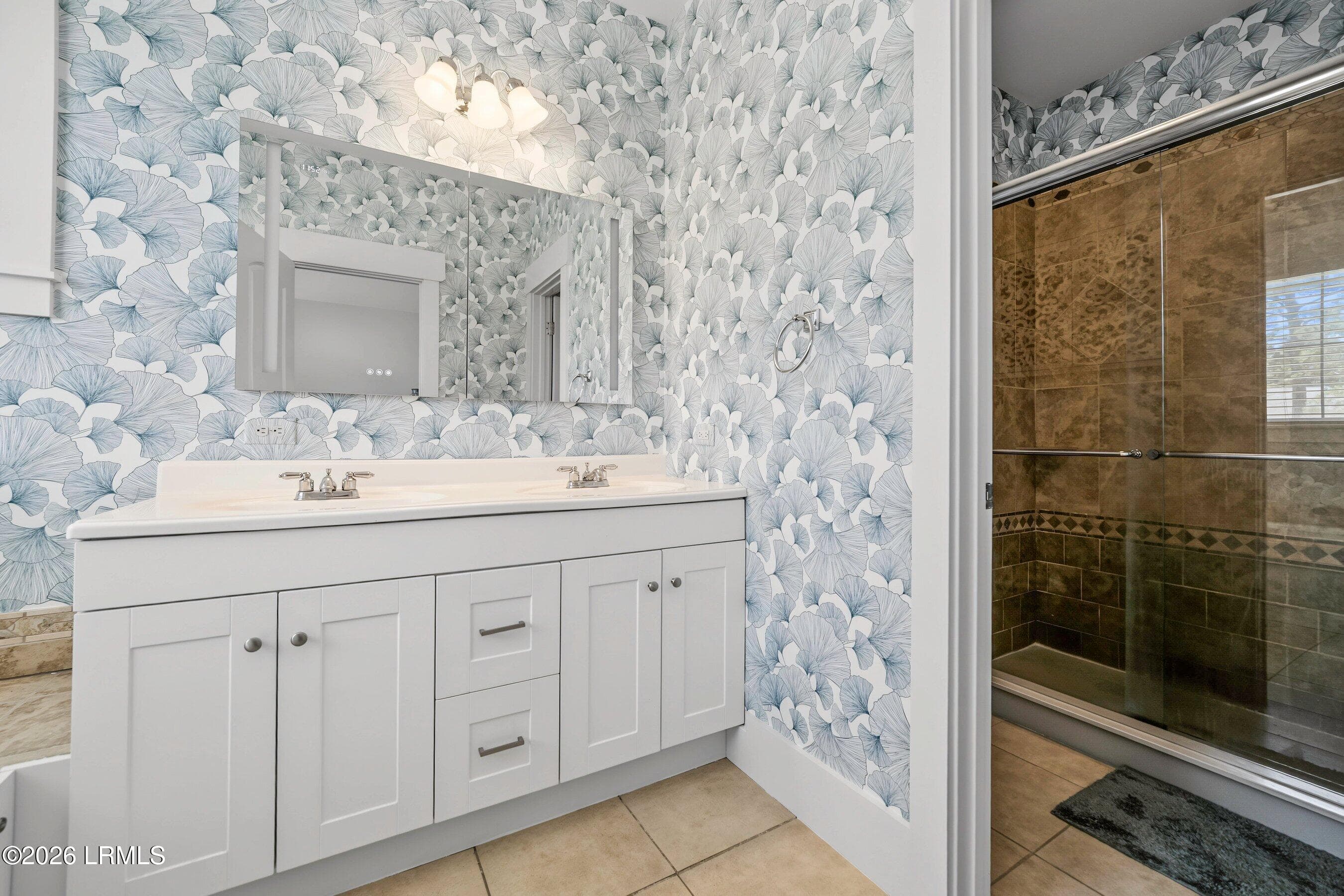 Owners ensuite bath - 14 W National Boulevard, Beaufort, SC 29907
