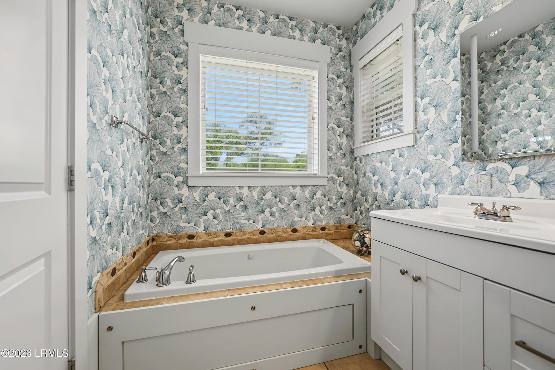Tub in Owners Ensuite bath - 14 W National Boulevard, Beaufort, SC 29907