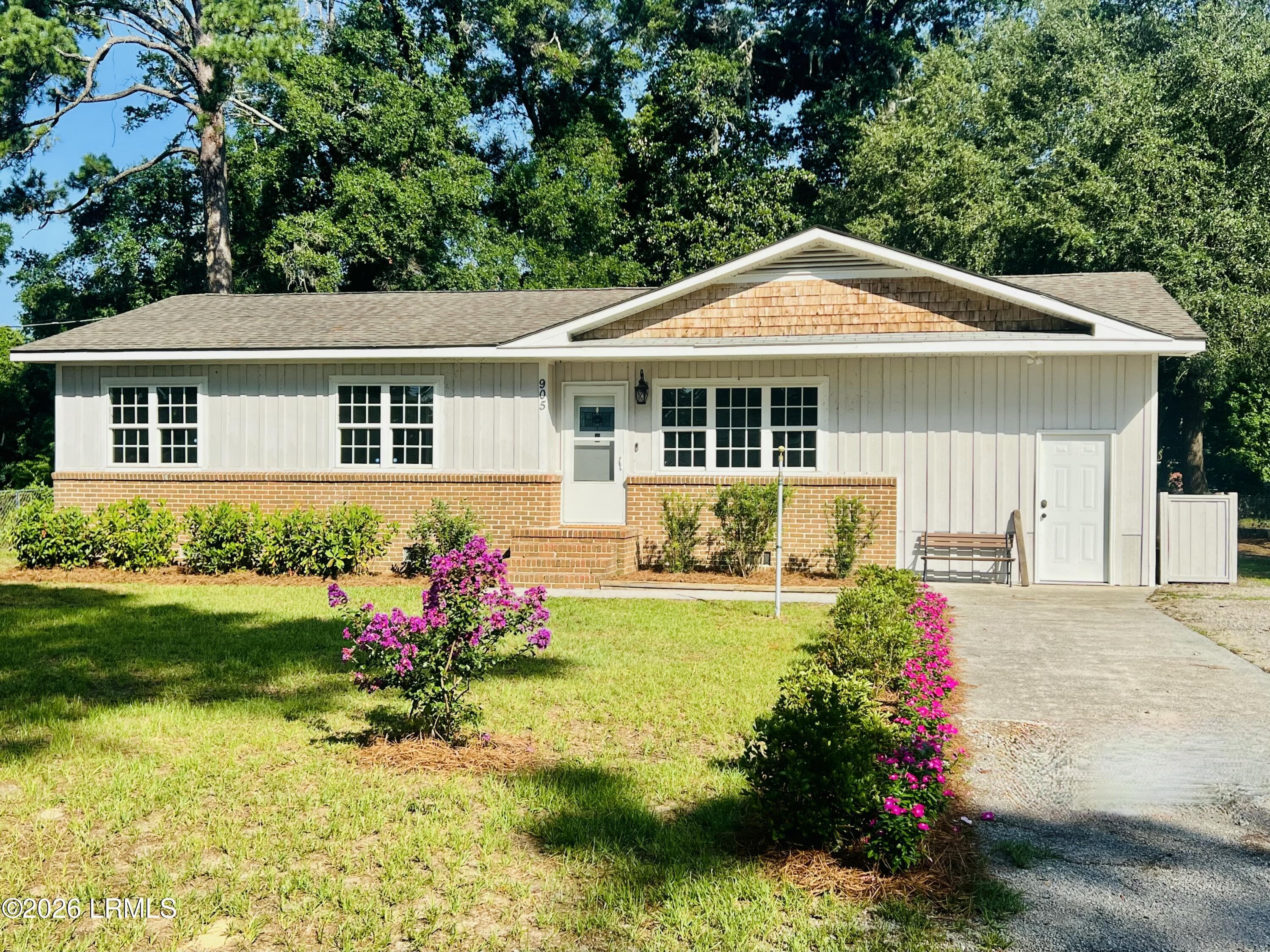 09BAE0BA-3374-47DC-930D-525FAF7768F0_1_2 - 905 Belleview Circle W, Beaufort, SC 29902
