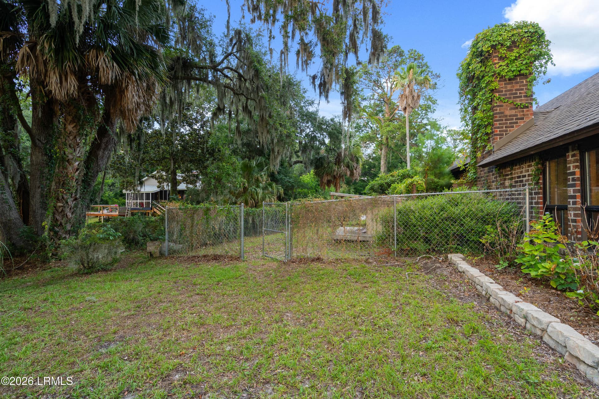 Fence and side - 6823 Oakmont Drive, Beaufort, SC 29906