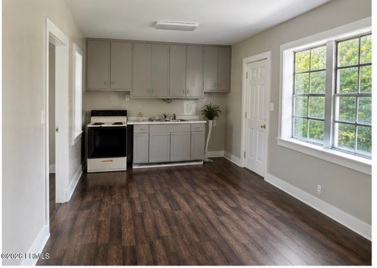 kitchen - 402 Ellis Street, Hampton, SC 29924, Hampton
