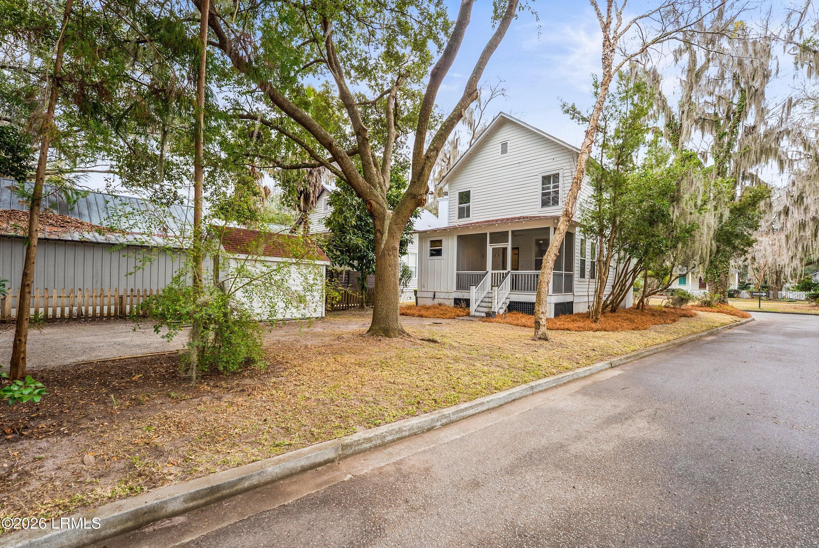DSC07900.jpg-SMALL - 2677 Broad Street, Beaufort, SC 29902