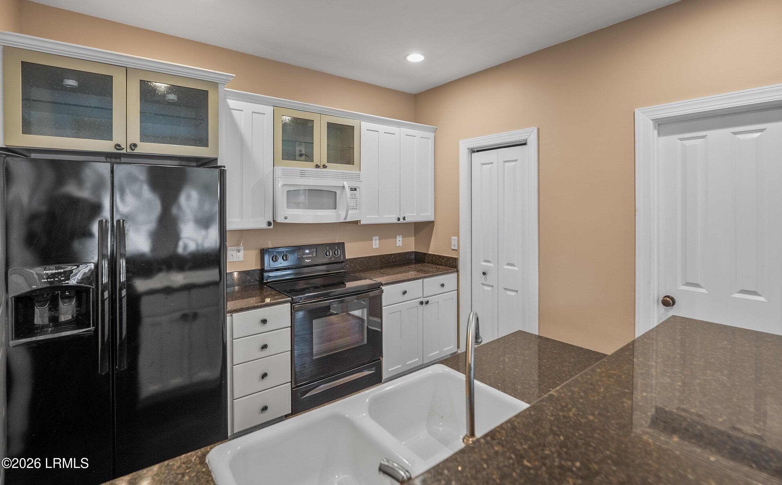 DSC07802.jpg-SMALL - 2677 Broad Street, Beaufort, SC 29902