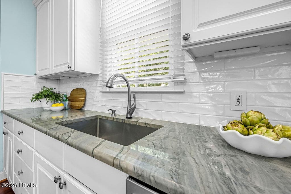 Quartzite Counters - 79 Bostick Circle, Beaufort, SC 29902