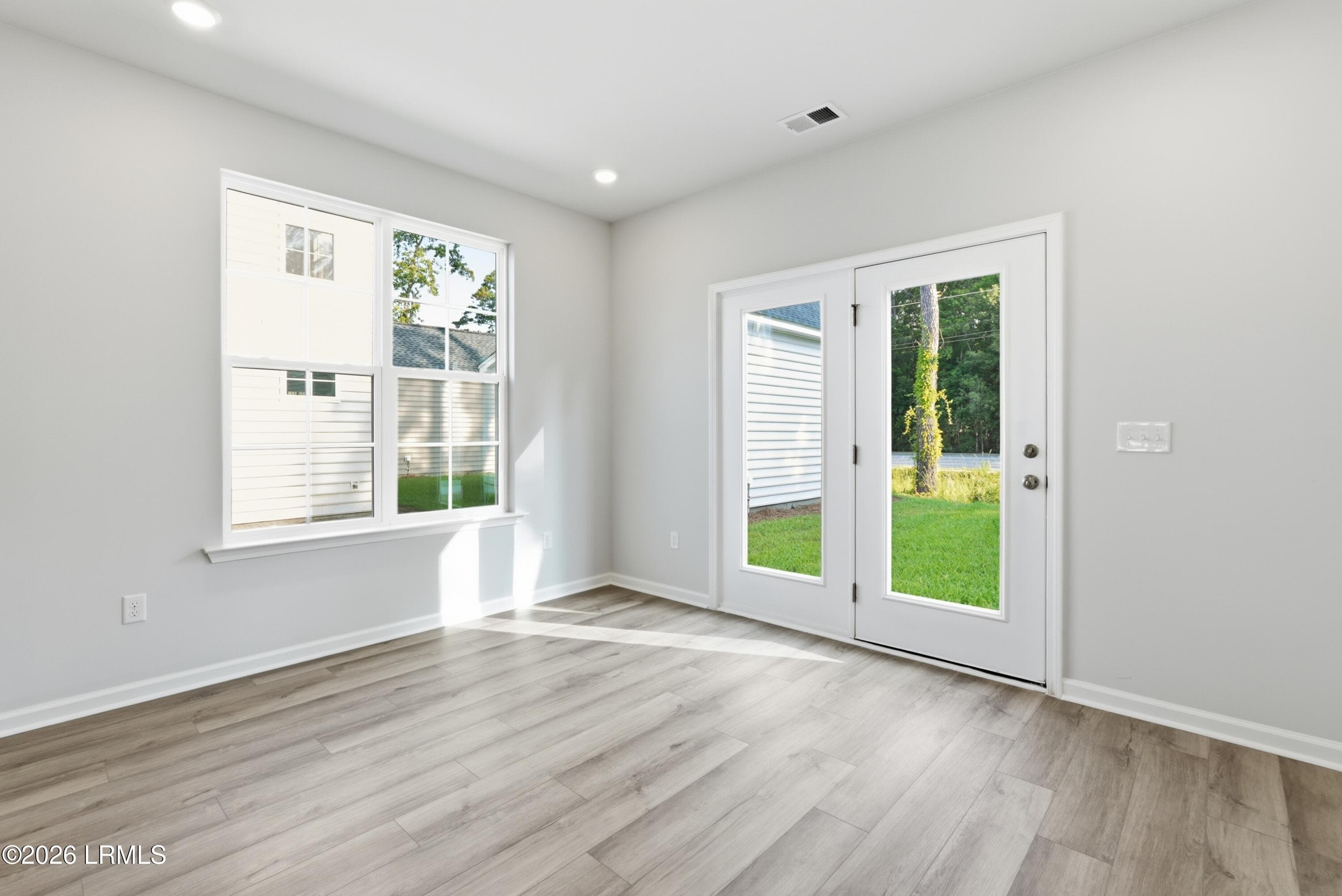 Eat-In - 33 Rearden Way, Beaufort, SC 29906