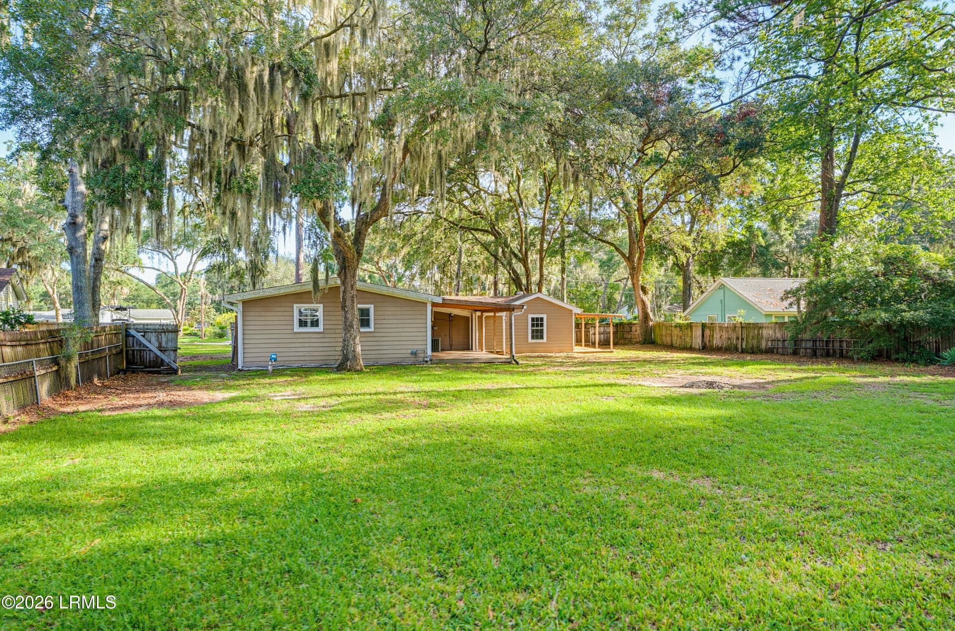 DSC08353-171-1 - 2706 Rosemont Avenue, Port Royal, SC 29935