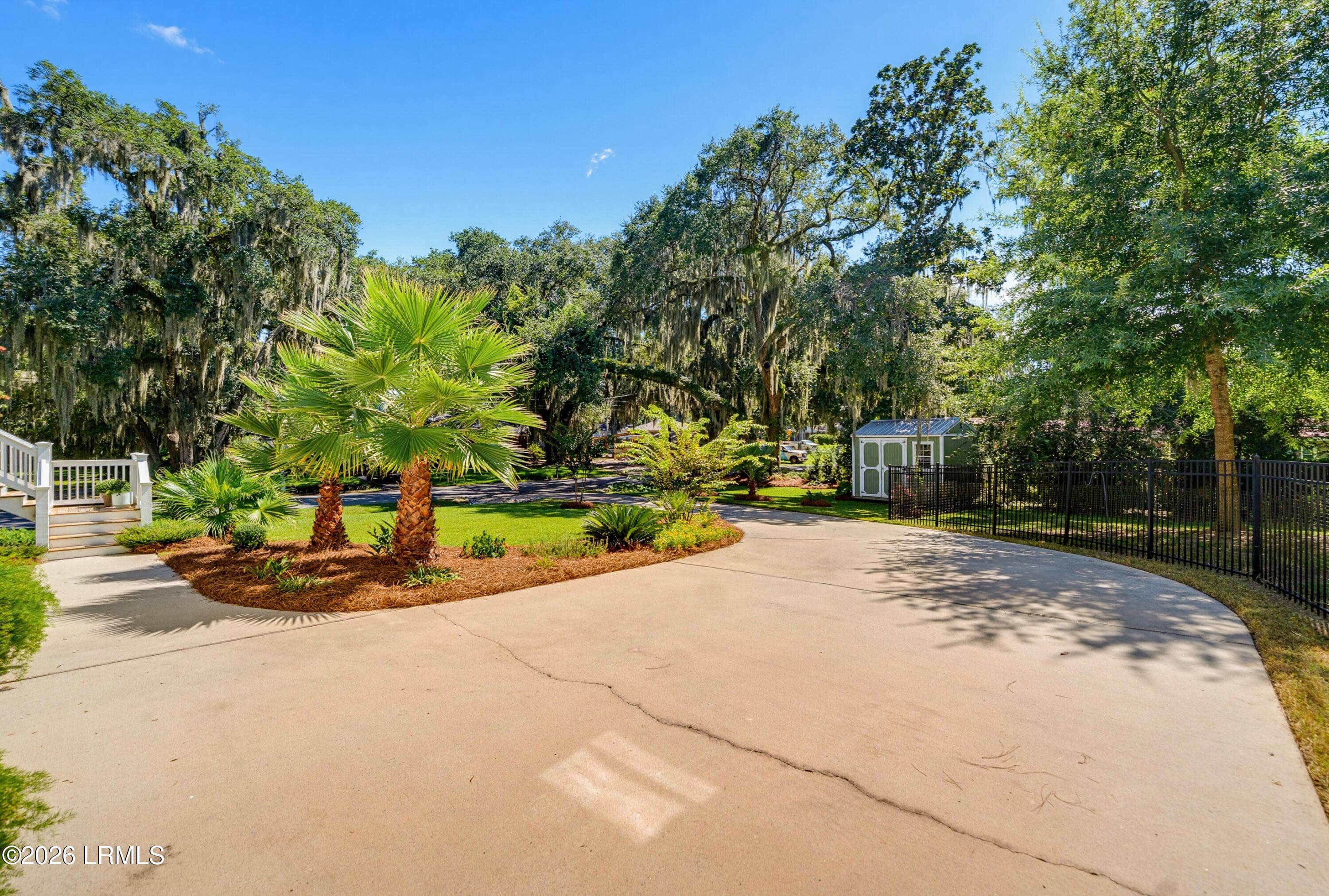 Expansive Driveway - 3013 Walnut Street, Beaufort, SC 29906