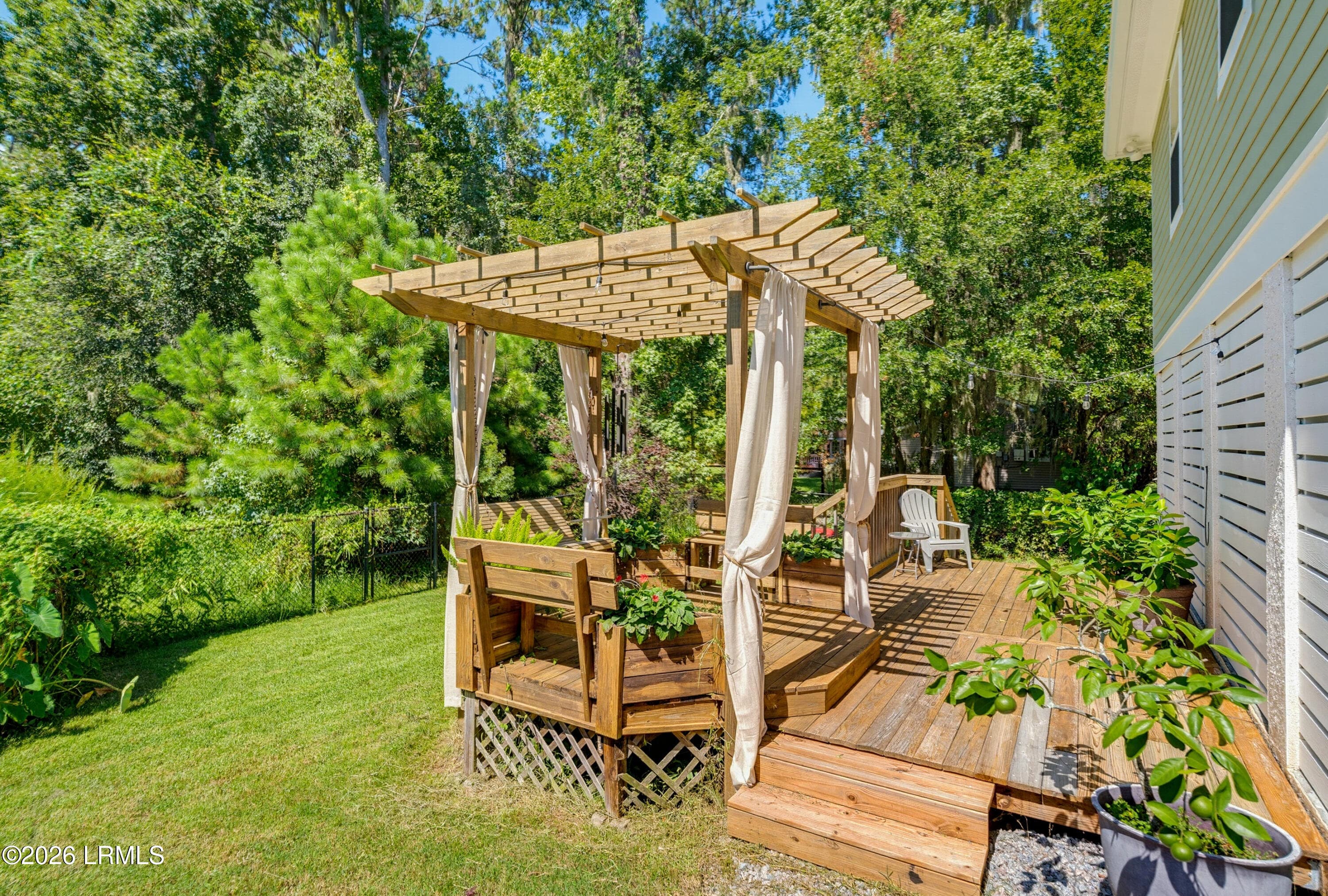 Pergola - 3013 Walnut Street, Beaufort, SC 29906