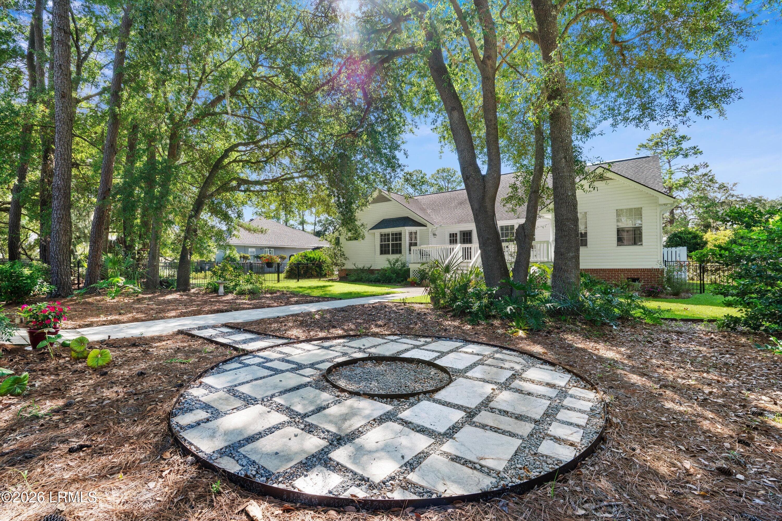 34-257 Pleasant Point Dr - 257 Pleasant Point Drive, Beaufort, SC 29907