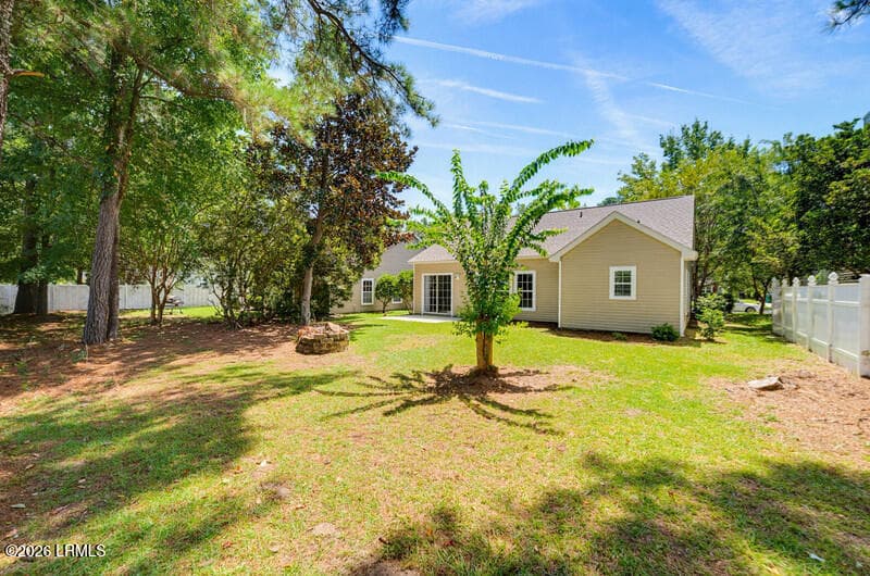 Yard - 9 Harbison Place, Beaufort, SC 29906