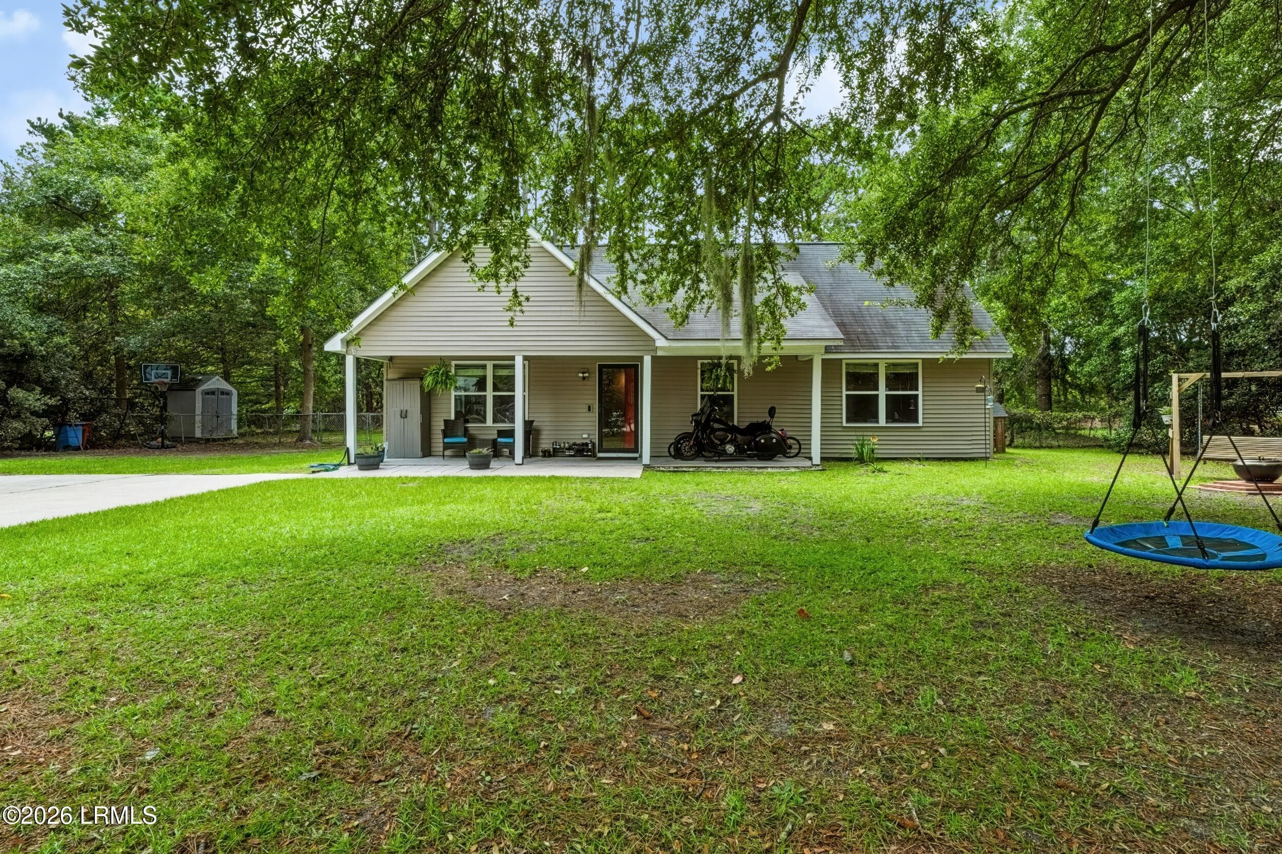 16 Hewlett Road, Beaufort, SC 29907
