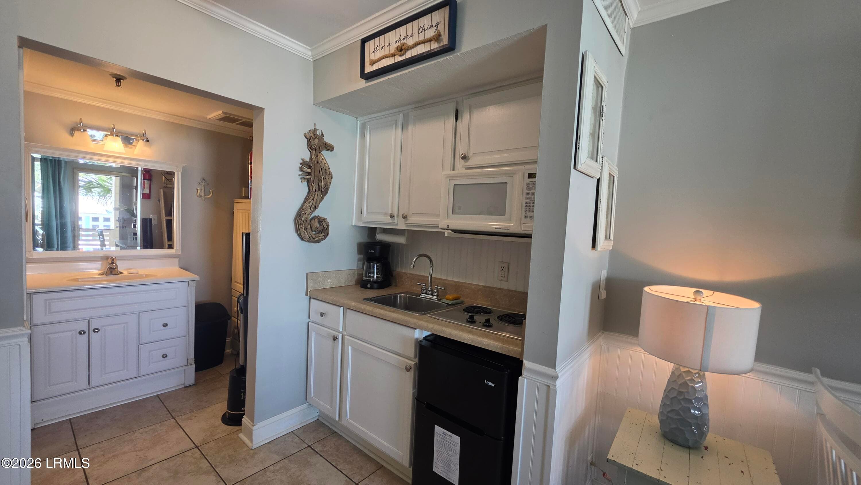 Bath - 303 Tarpon Boulevard 519, Fripp Island, SC 29920, Fripp Island