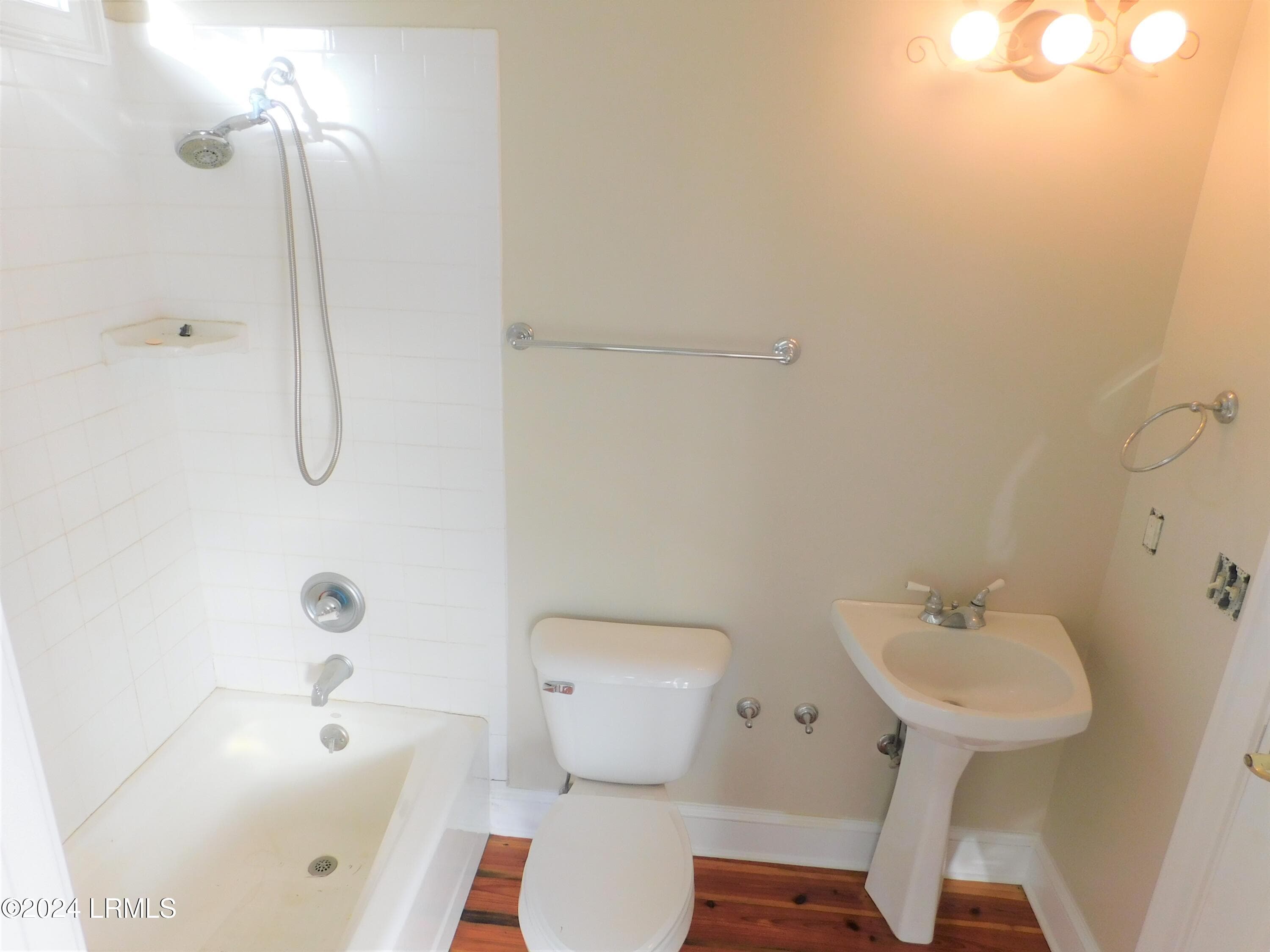 1st Floor Bath - 9 Meridian Road, Beaufort, SC 29907, Beaufort