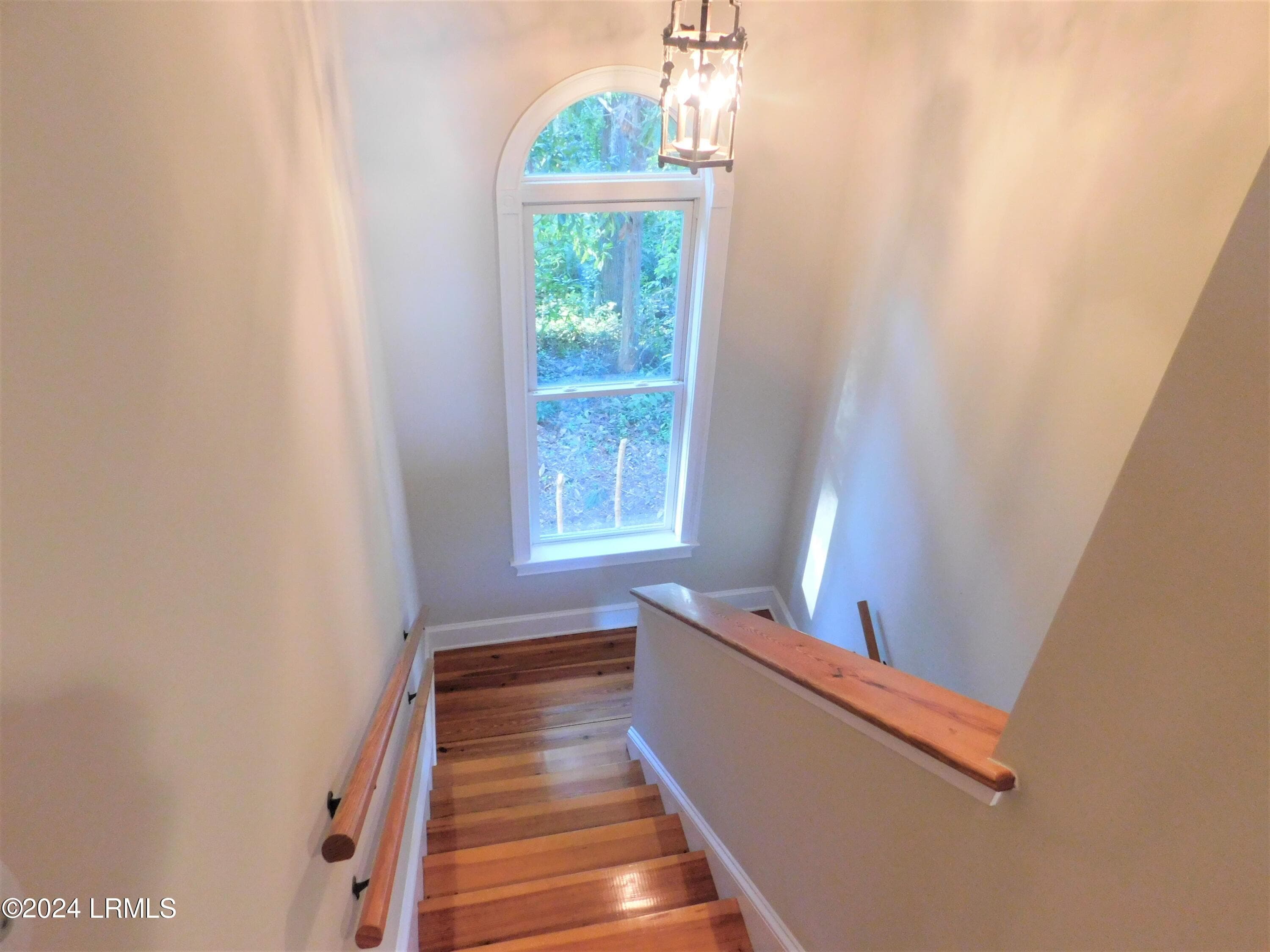 Stair Hall - 9 Meridian Road, Beaufort, SC 29907, Beaufort