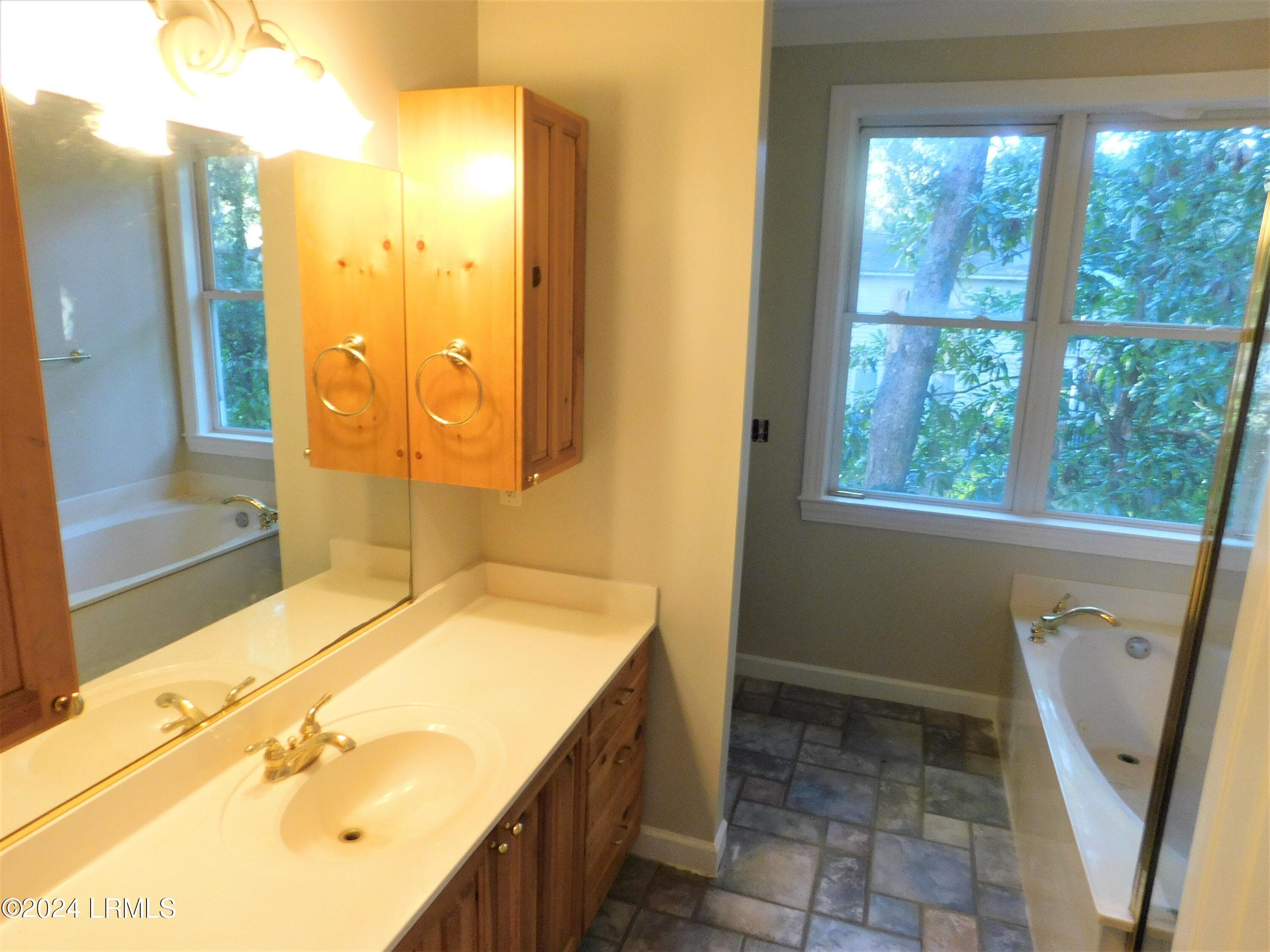 Master Bath - 9 Meridian Road, Beaufort, SC 29907, Beaufort