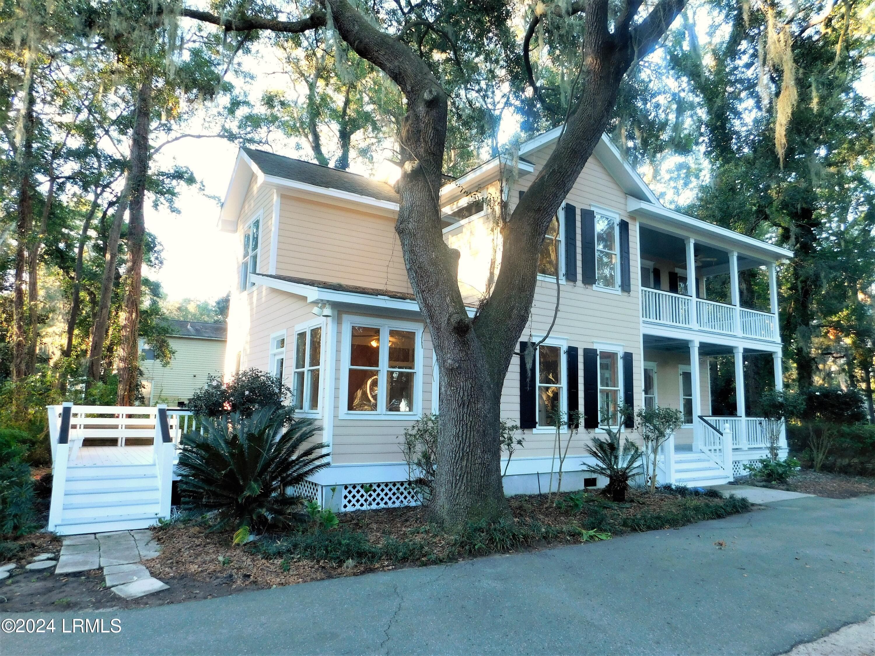 Home Entrance porches - 9 Meridian Road, Beaufort, SC 29907, Beaufort