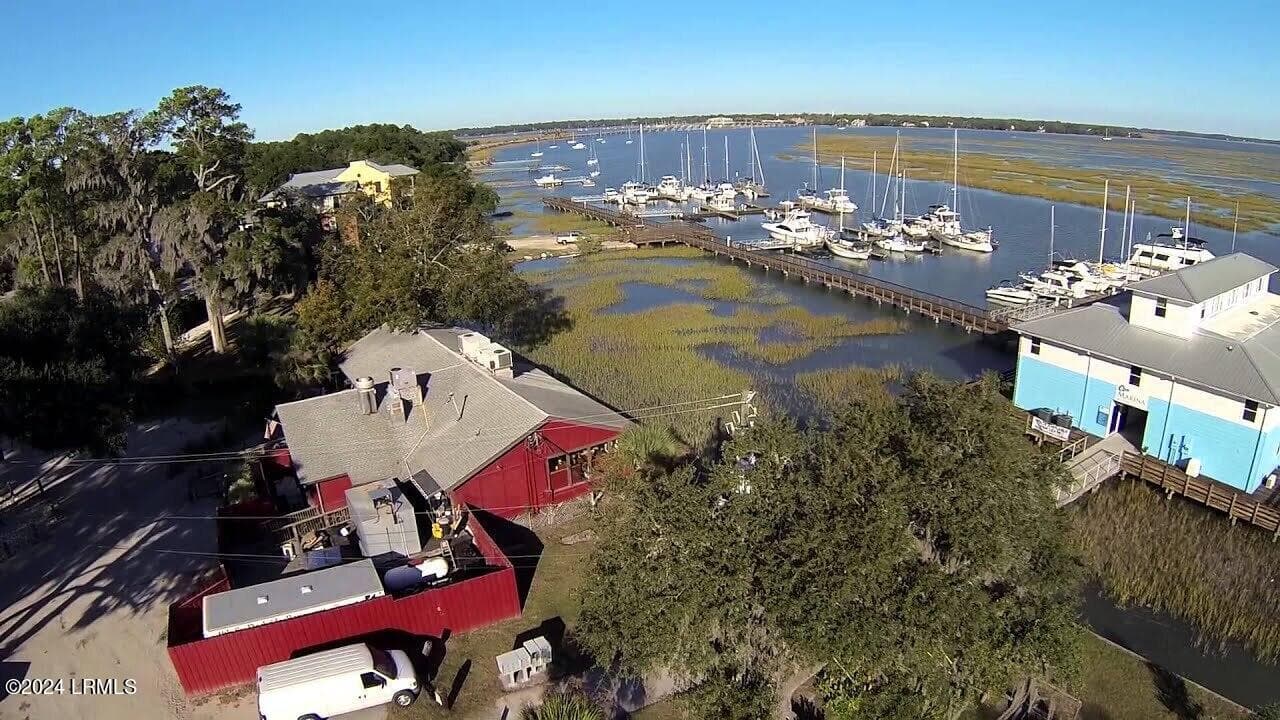 Lady's Island Marina - 9 Meridian Road, Beaufort, SC 29907, Beaufort