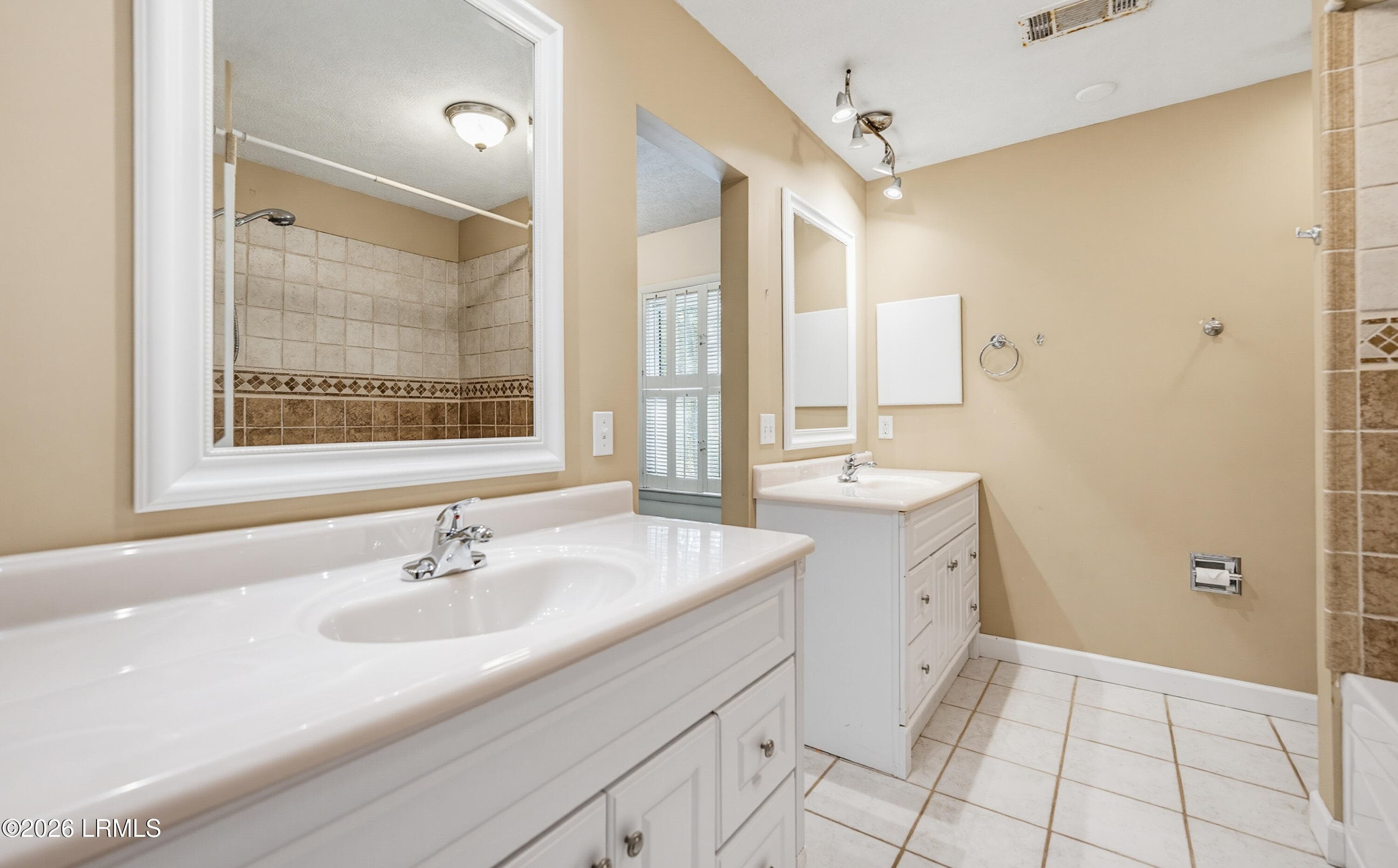 PRIMARY SUITE UPSTAIRS - 2 Rivers Court, Beaufort, SC 29907, Beaufort