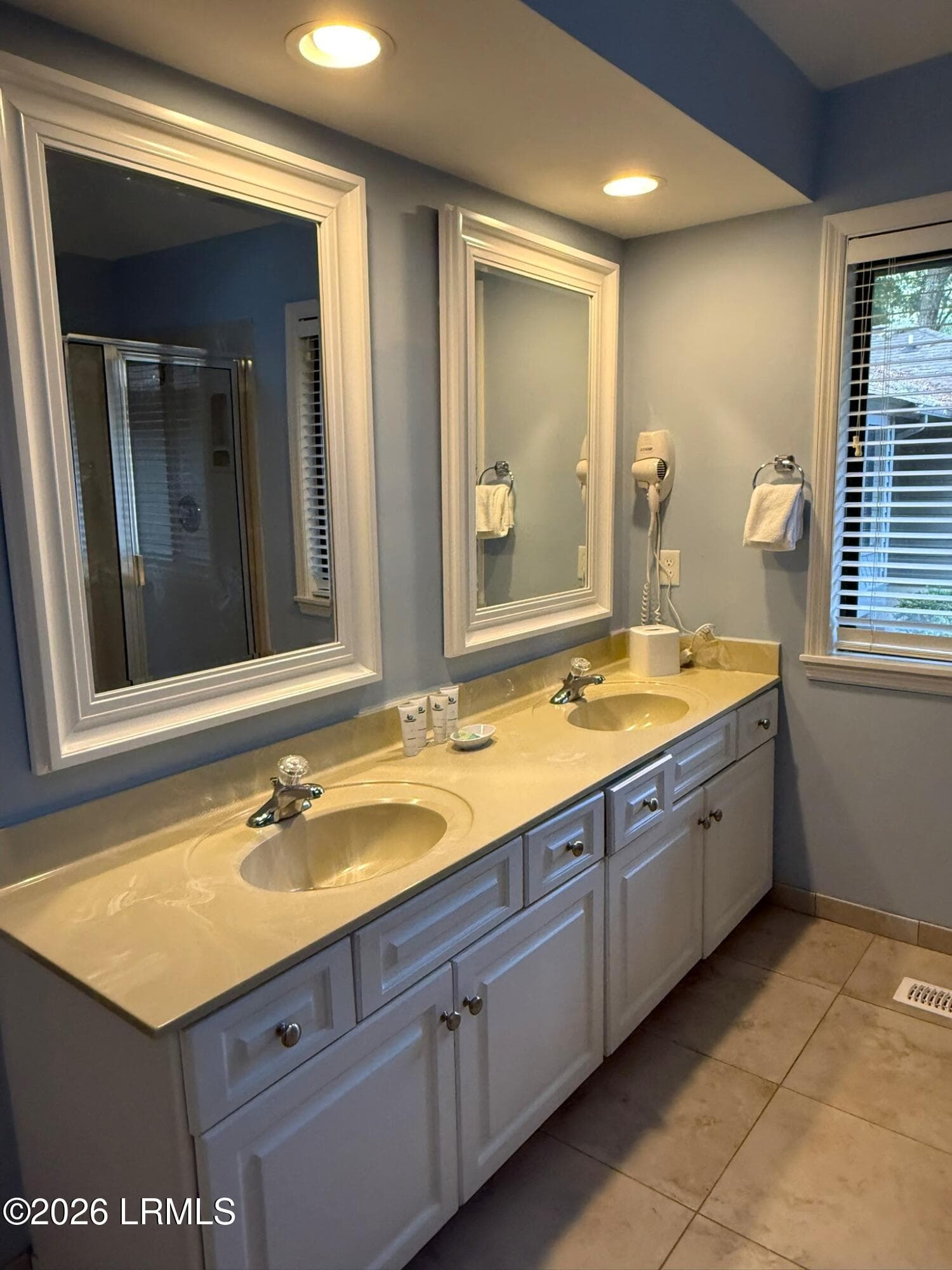 primary double vanity - 105 Southwind Drive 105, Hilton Head Island, SC 29928, Hilton Head Island