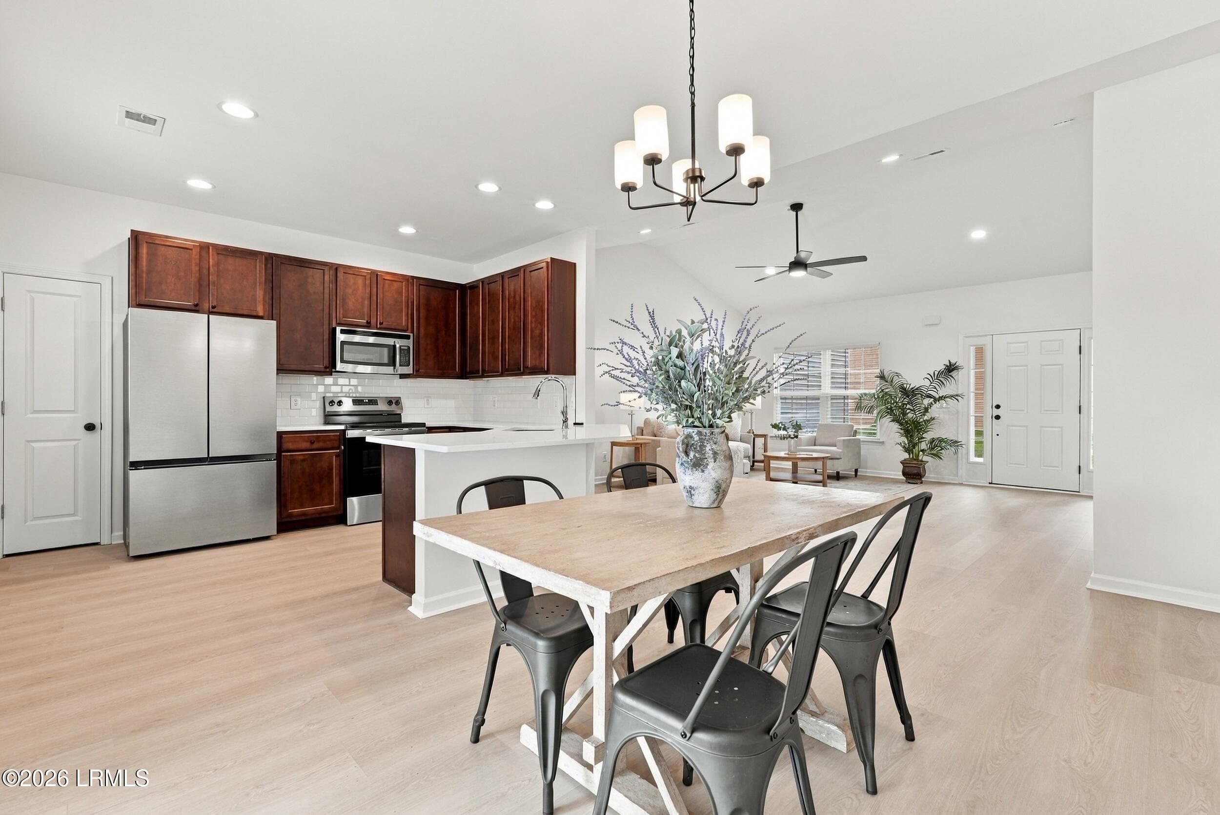 hosting kitchen - 6 Wolf Creek Cove, Bluffton, SC 29910, Bluffton