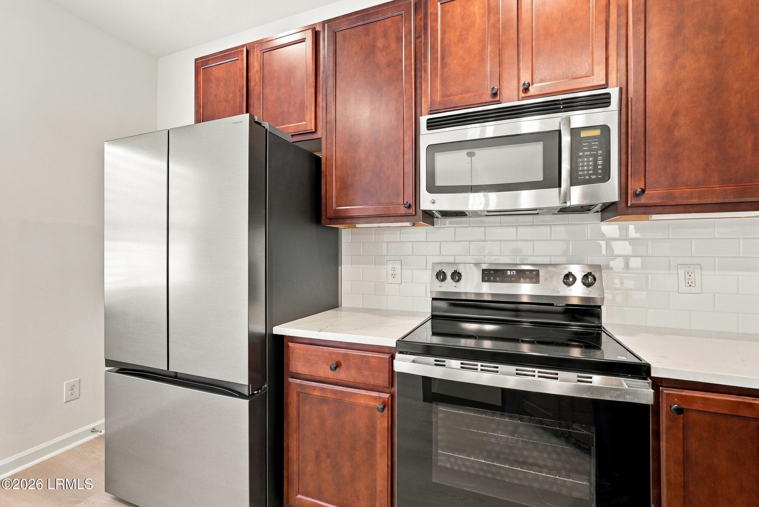 real wood cabinets - 6 Wolf Creek Cove, Bluffton, SC 29910, Bluffton