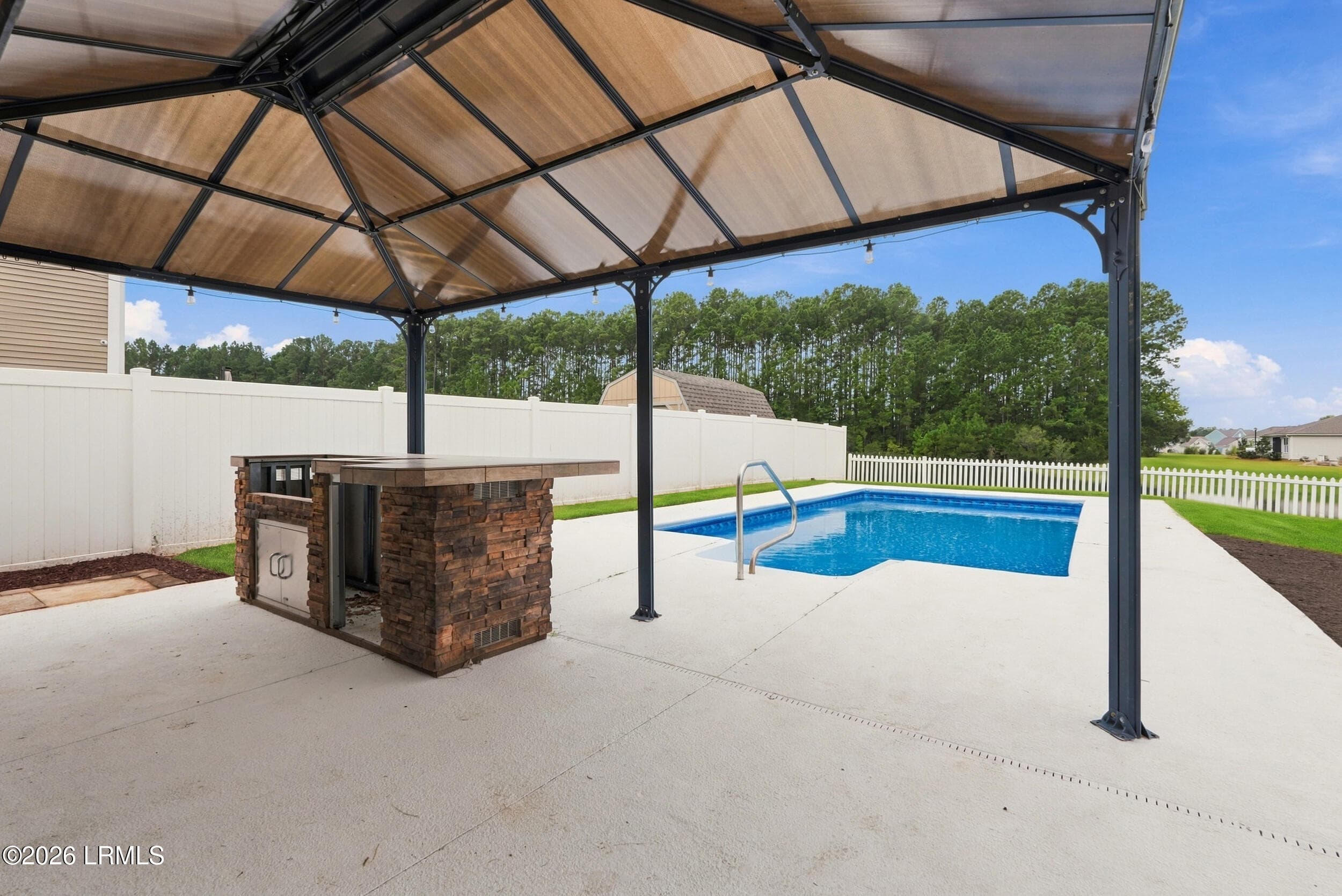outdoor kitchen - 6 Wolf Creek Cove, Bluffton, SC 29910, Bluffton