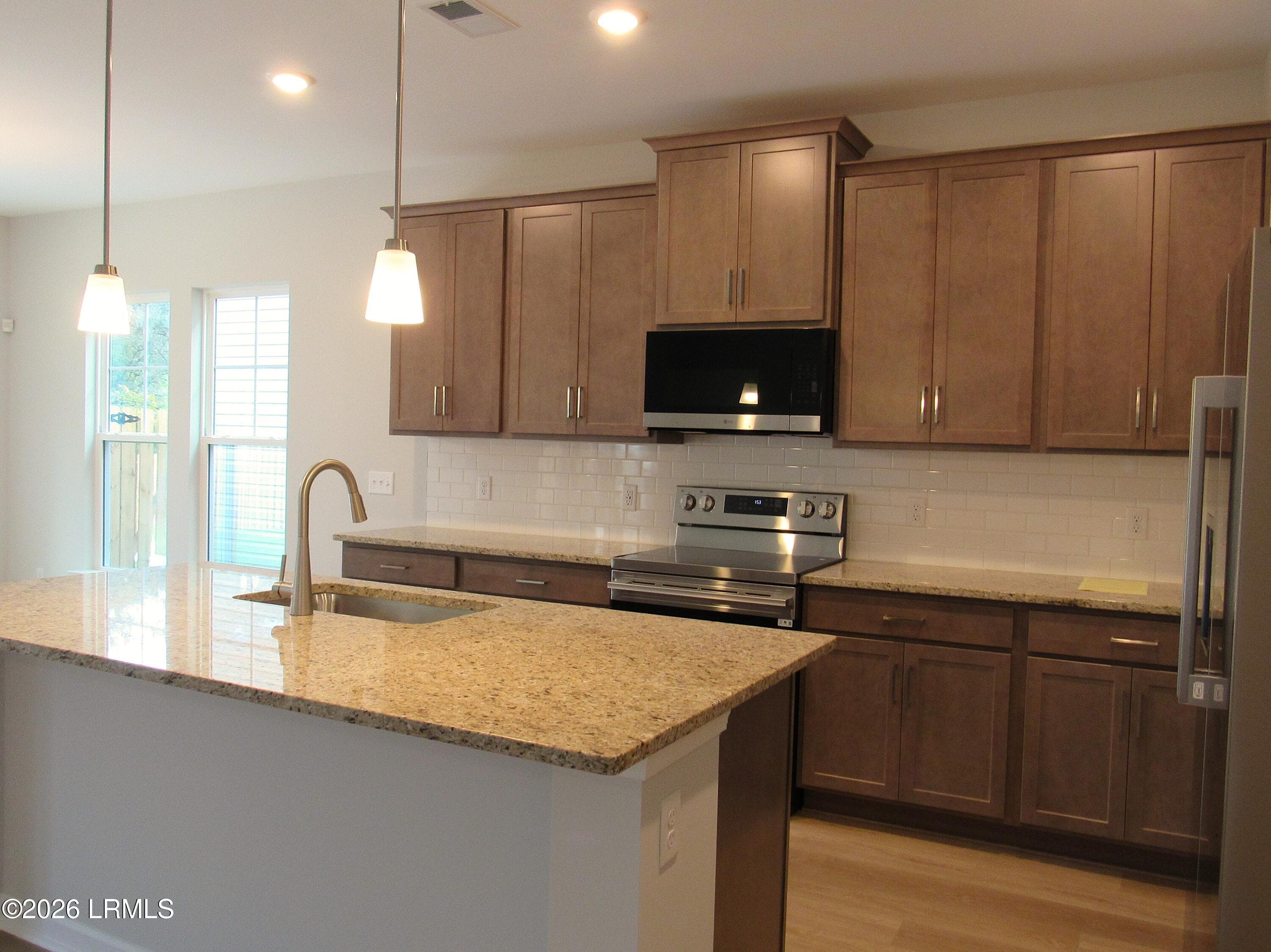42" cabinets - 682 Sawmill Road, Hardeeville, SC 29927