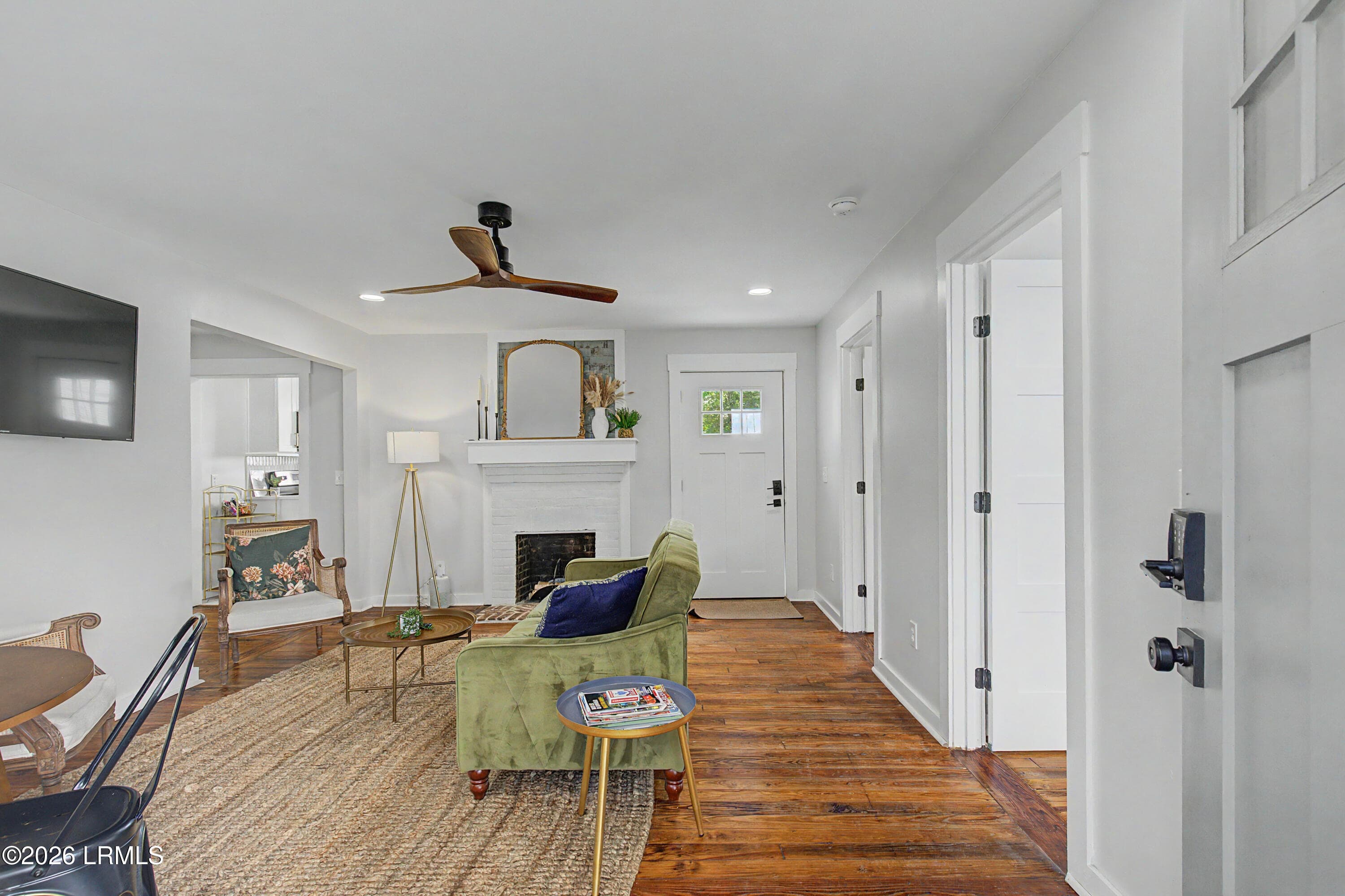 21-8O4A1307_print - 221 W Duffy Street, Savannah, GA 31401